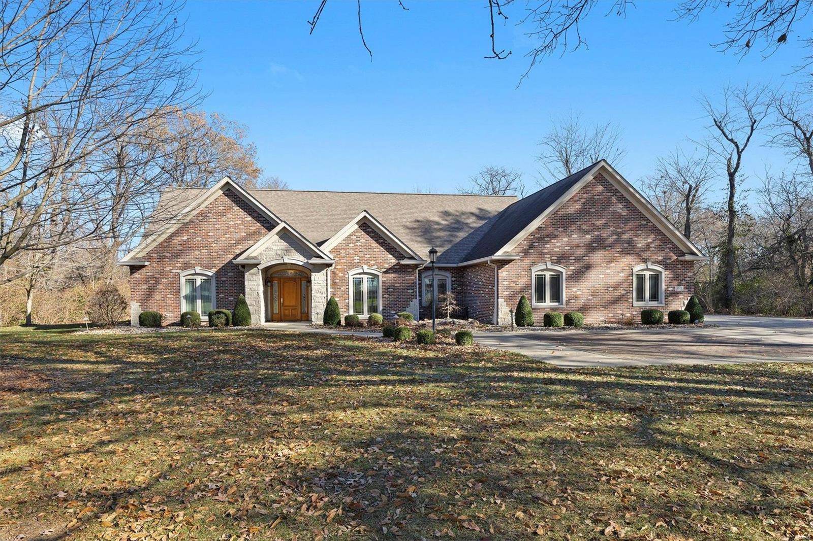 Highland, IL 62249,2325 Park Hill DR