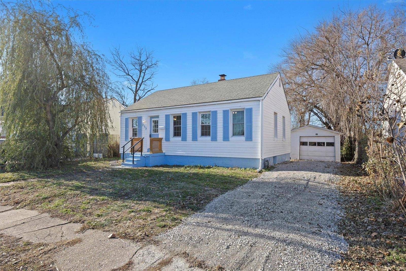 East Alton, IL 62024,213 Victory DR
