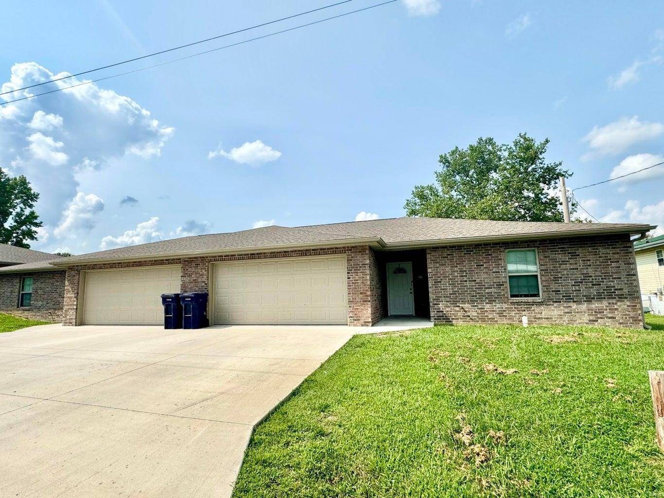 Houston, MO 65483,723 W M- HAWTHORNE ST