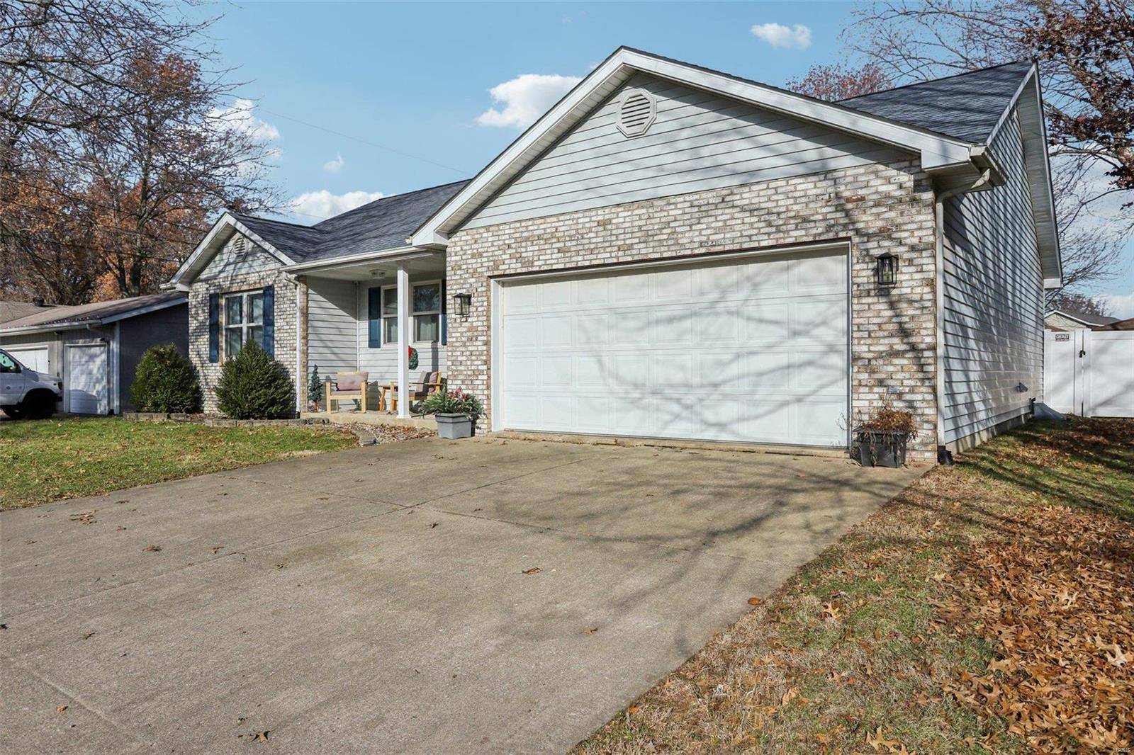 Highland, IL 62249,150 Sunfish DR