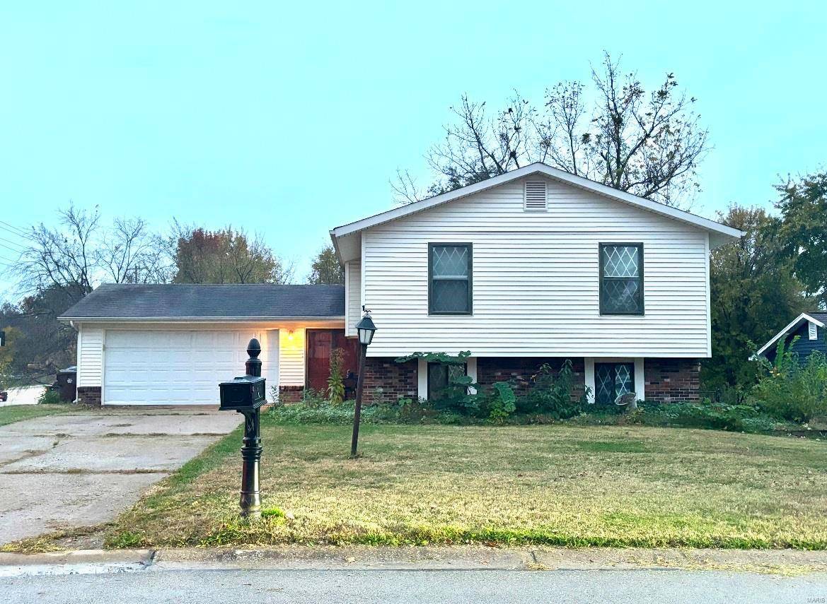 St Peters, MO 63376,1 Blackwood LN