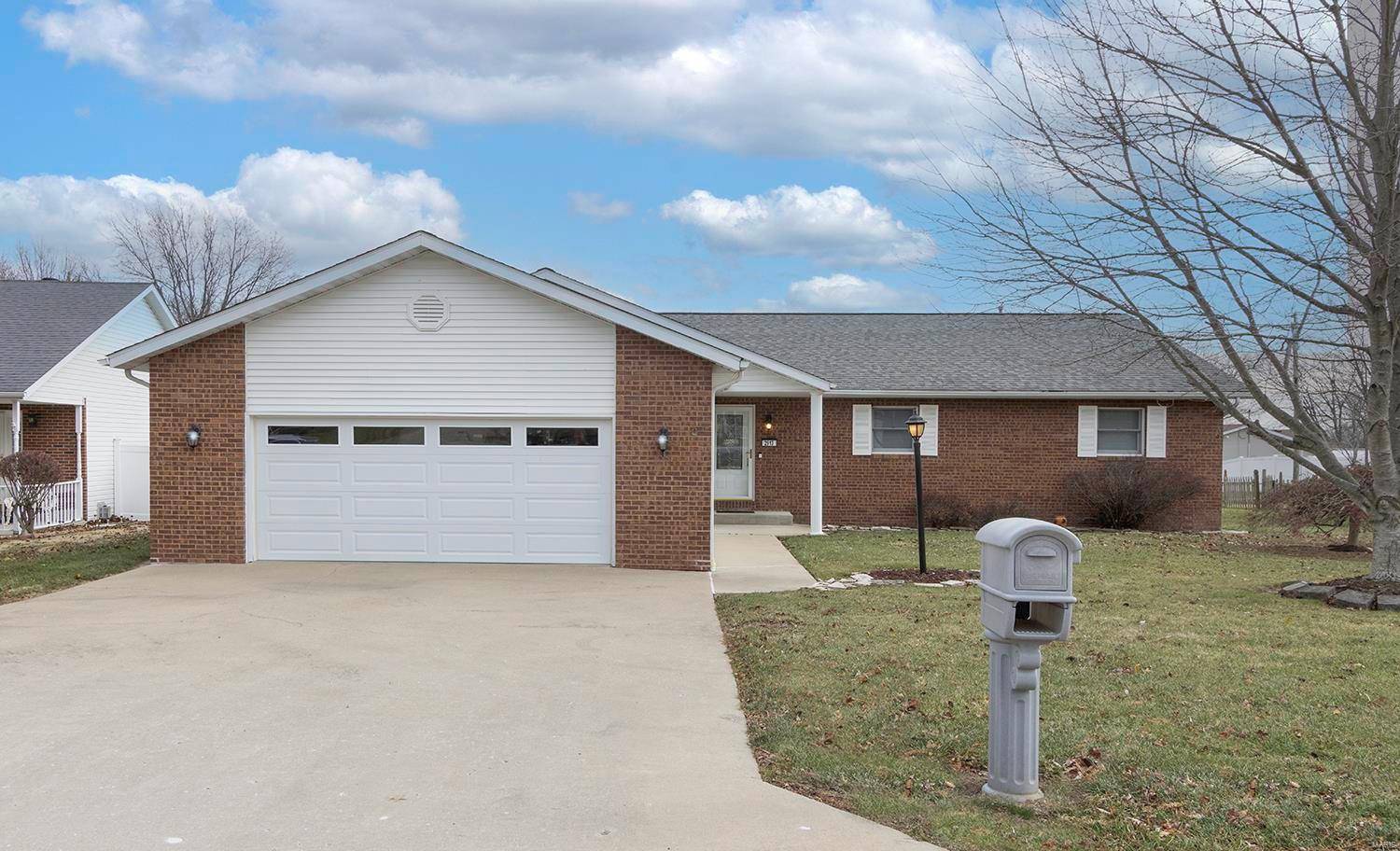 Highland, IL 62249,2913 Periwinkle CT