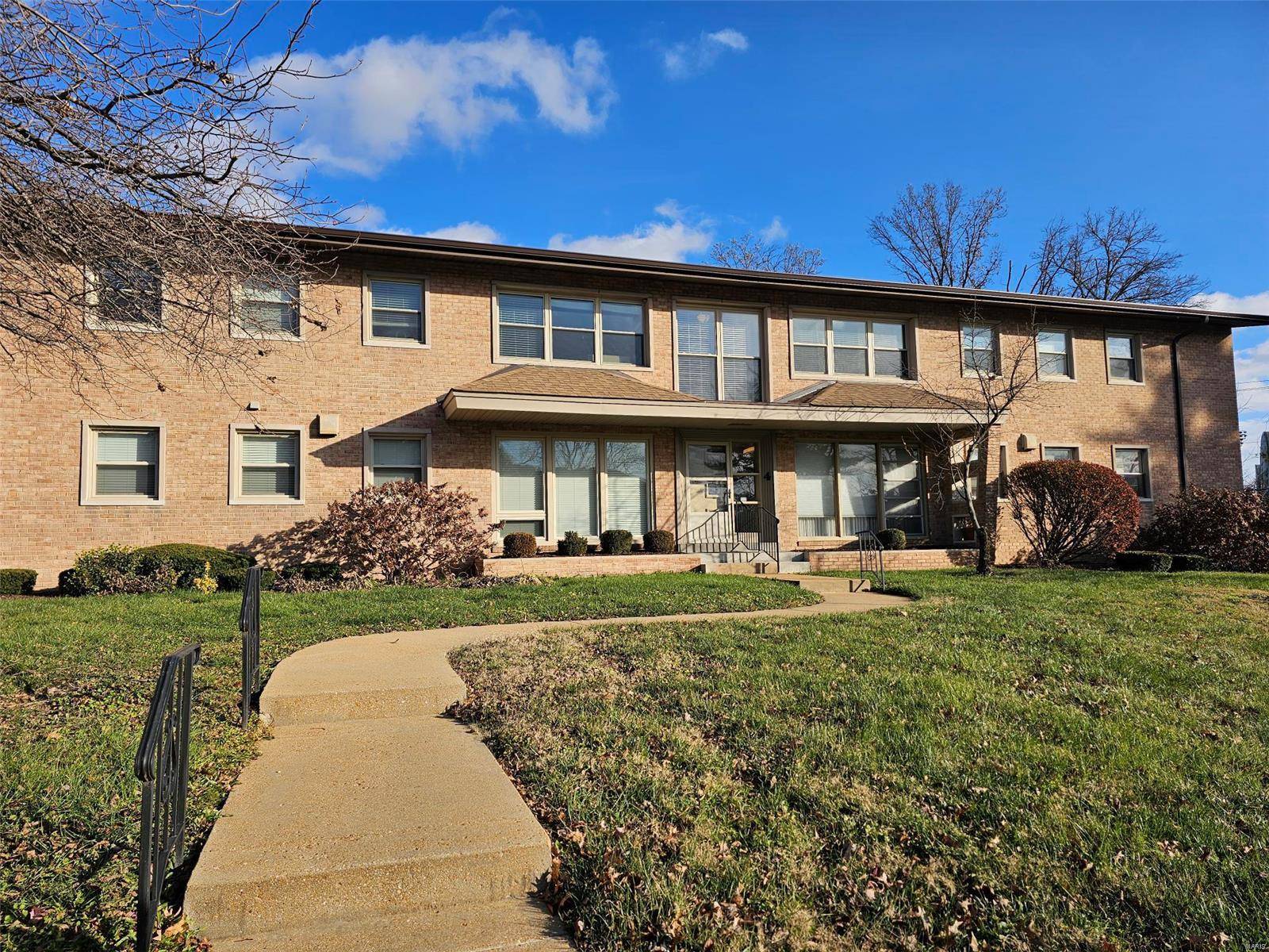 University City, MO 63124,4 Delcrest CT #203