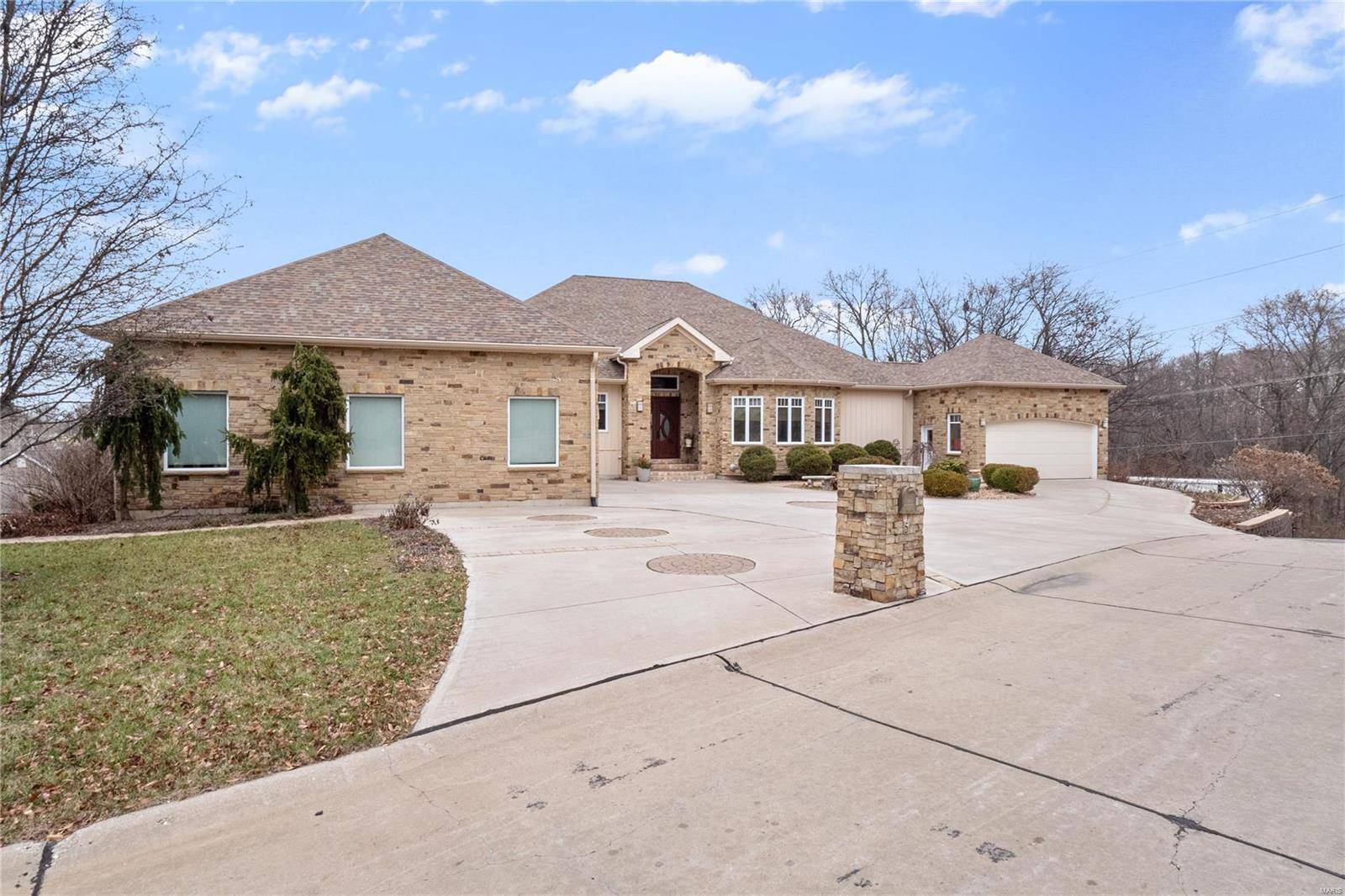 St Charles, MO 63304,5 Willow Creek Ct