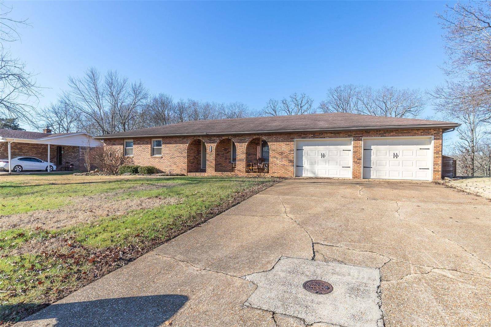 Poplar Bluff, MO 63901,2813 Lakeside Drive