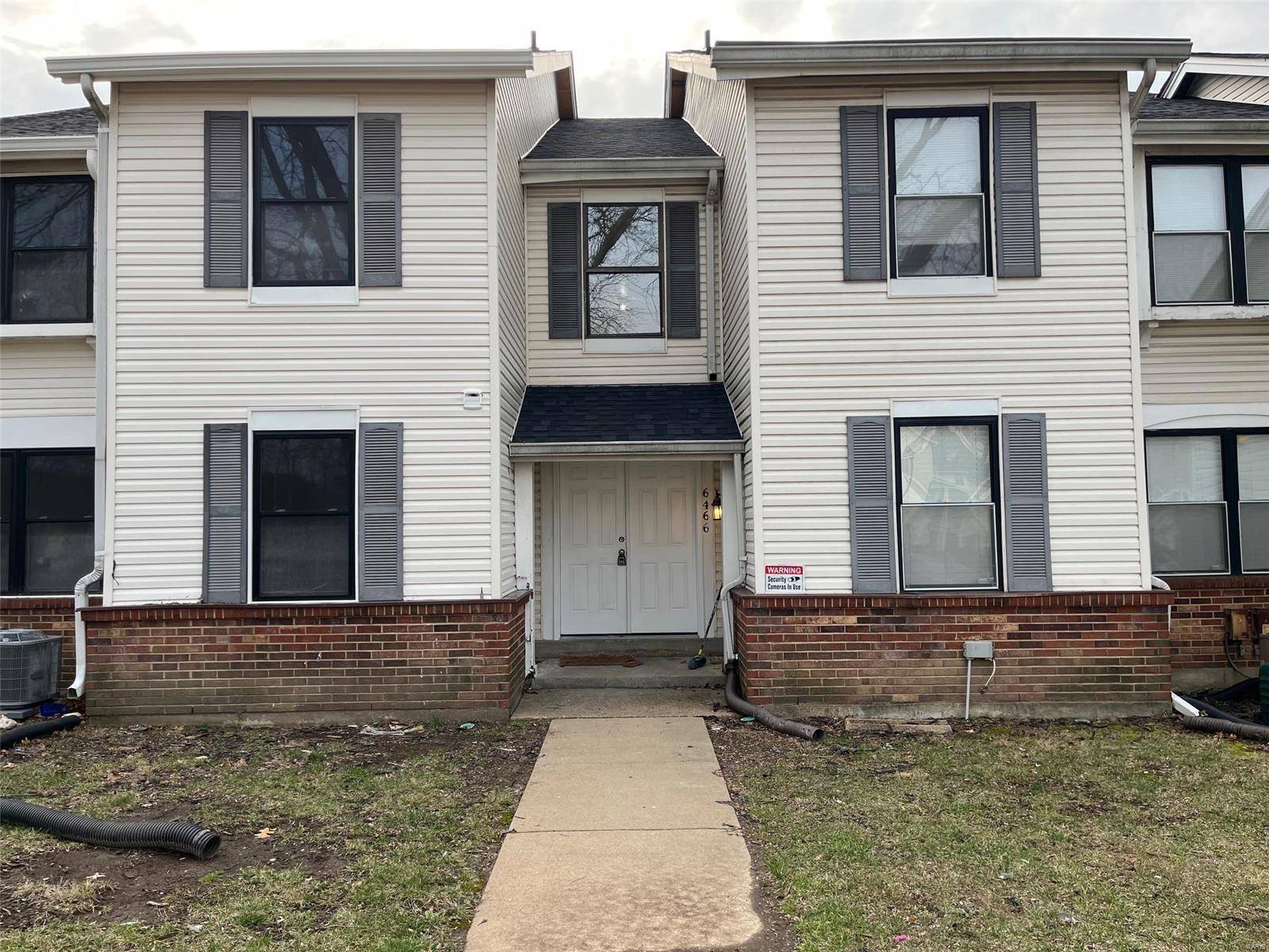 Florissant, MO 63033,6466 White Cap LN #A
