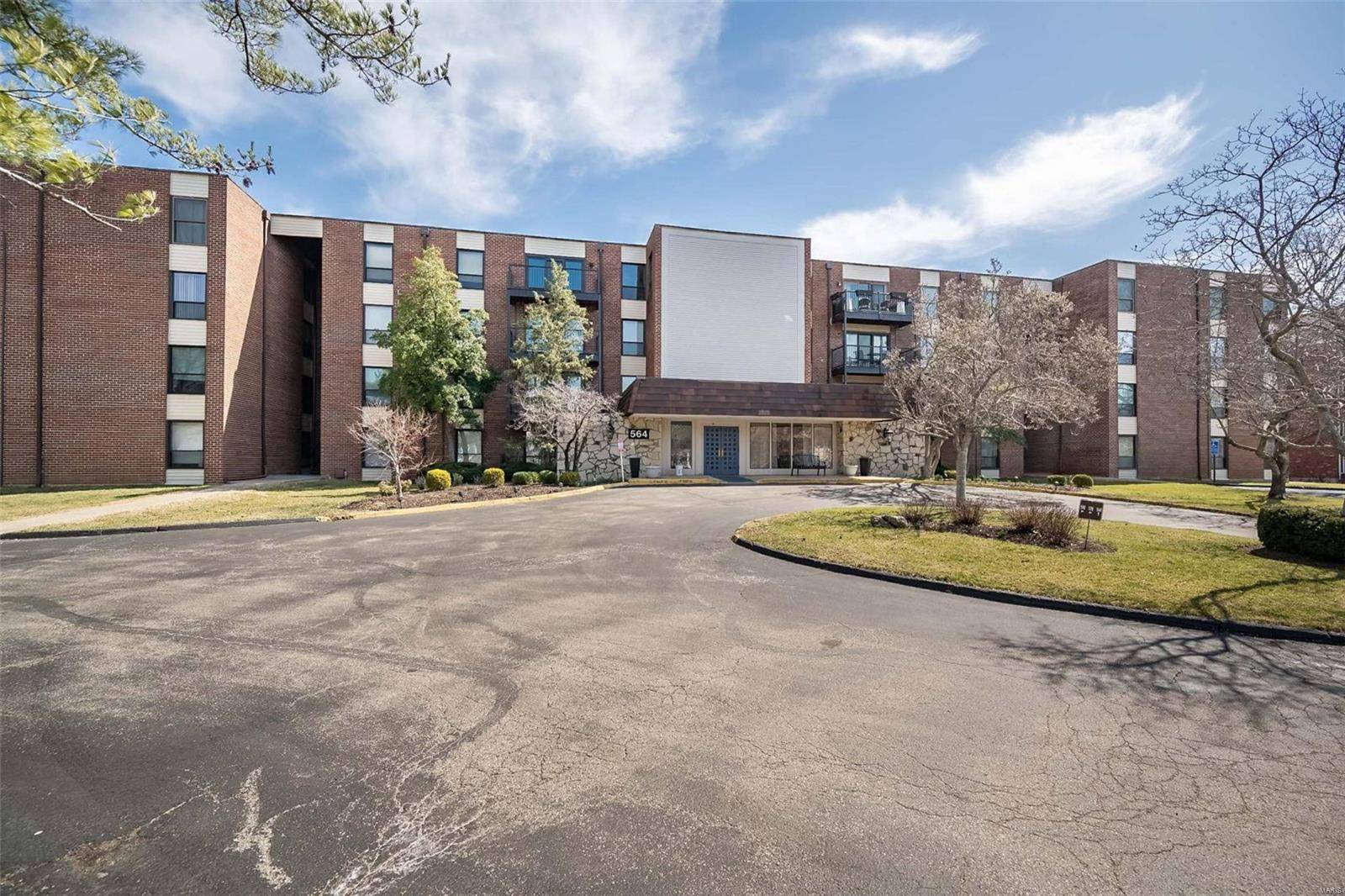 St Louis, MO 63141,564 Sarah LN #108
