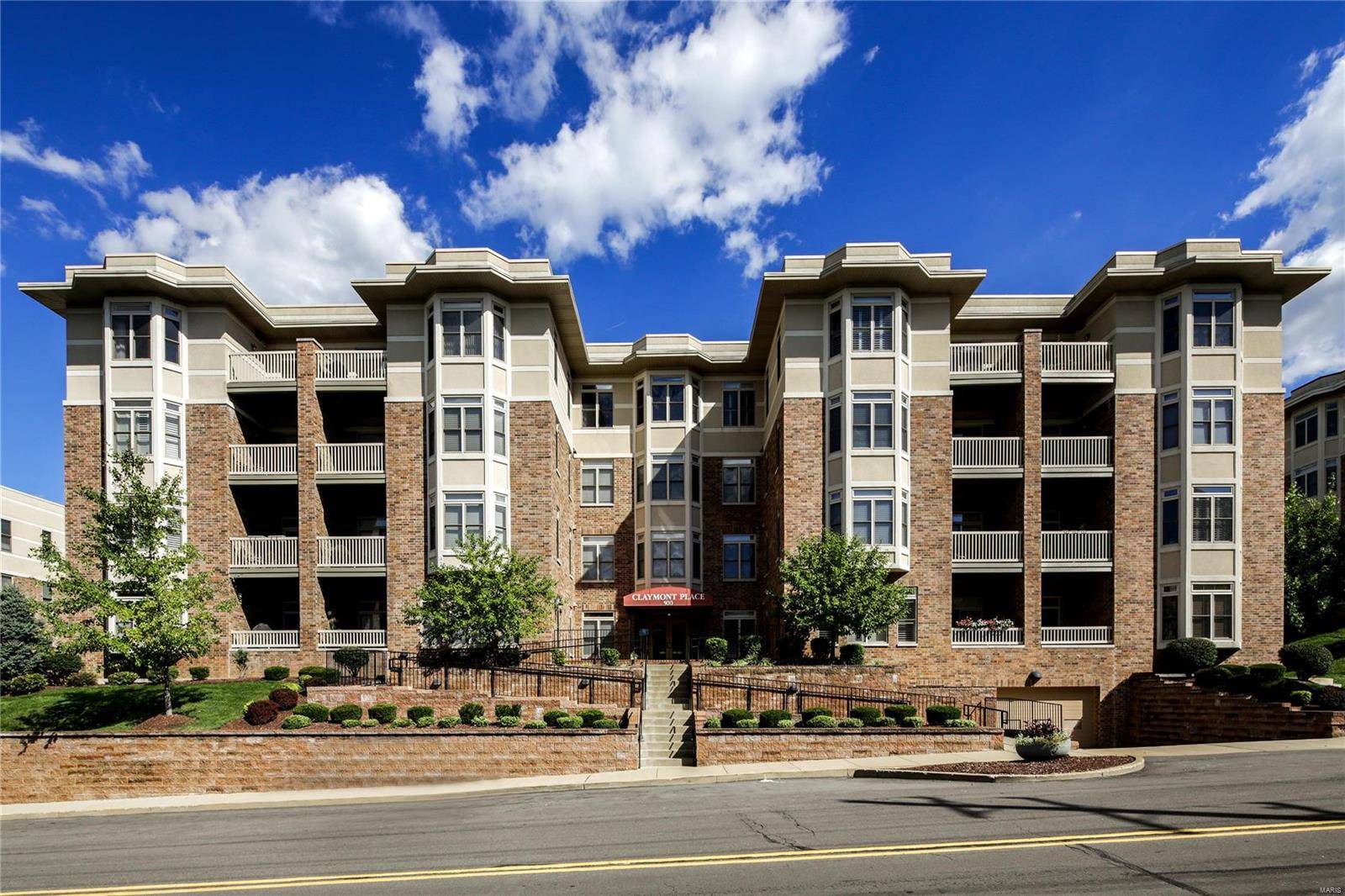 St Louis, MO 63130,500 North And South RD #303