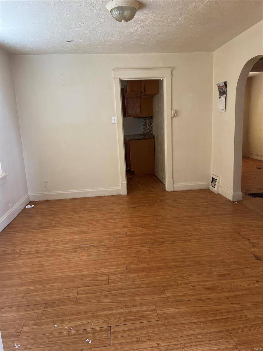 St Louis, MO 63121,8836 Ramona AVE