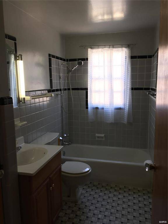 Alton, IL 62002,2309 College AVE #A