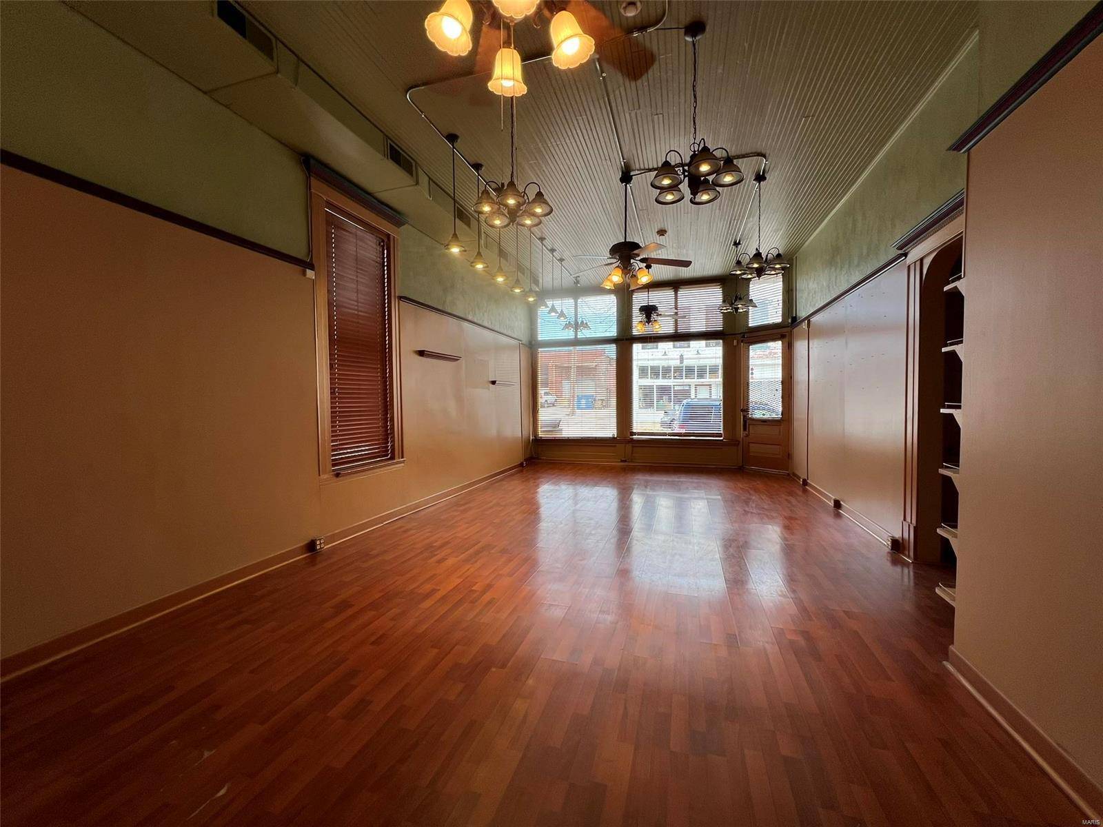 Hannibal, MO 63401,211 Center