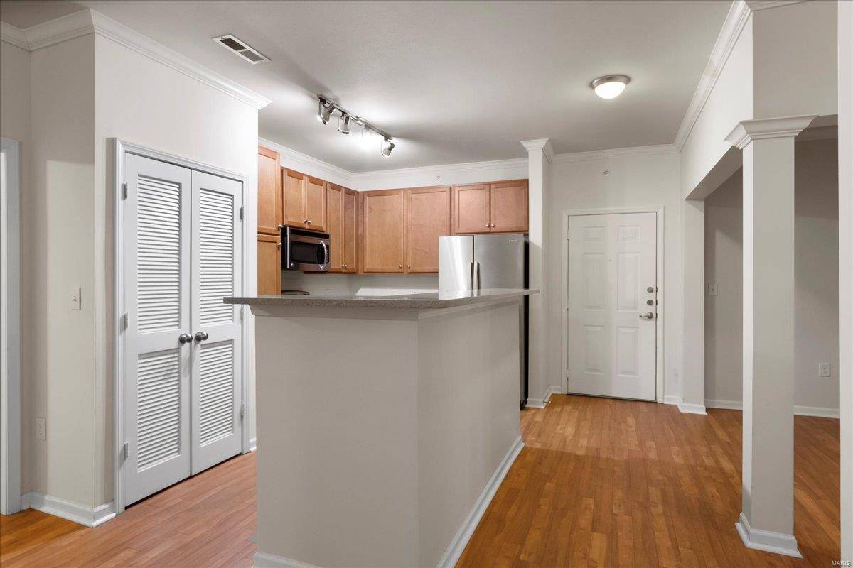 Brentwood, MO 63144,1270 Strassner DR #3103