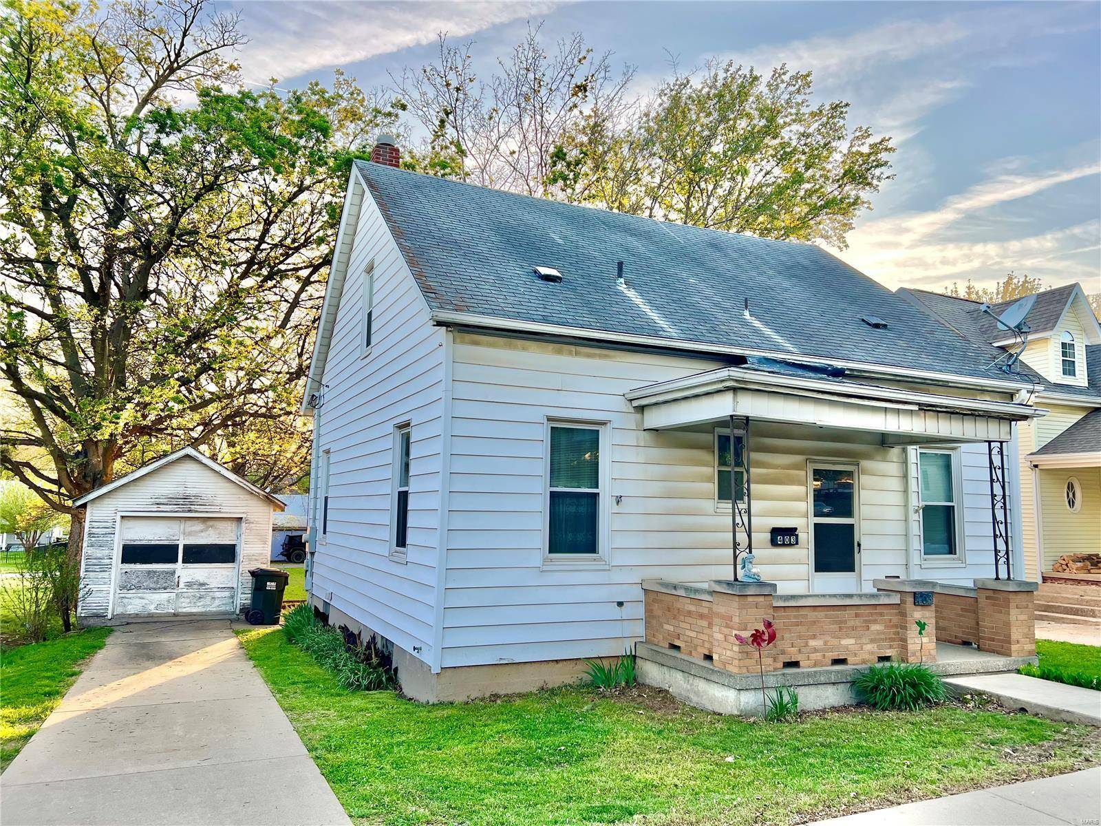Waterloo, IL 62298,403 S Market ST