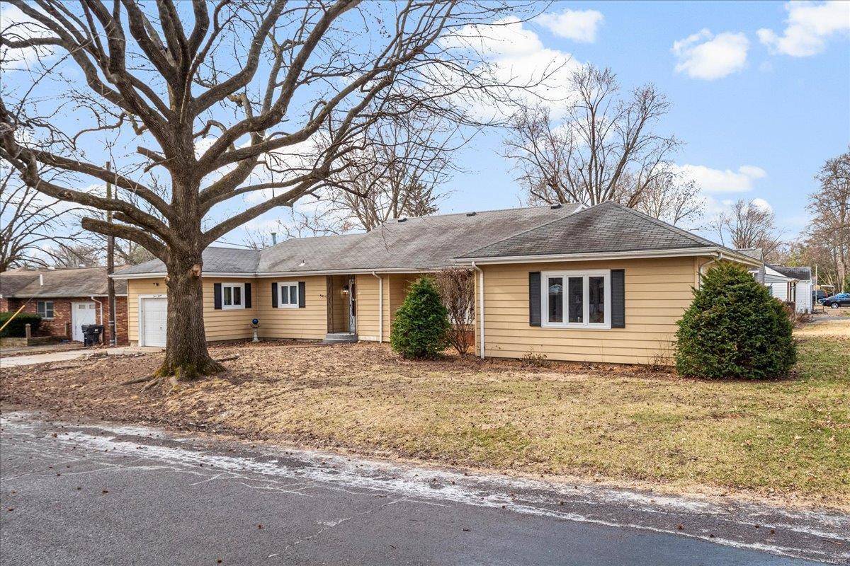 Belleville, IL 62221,315 Hillcrest DR