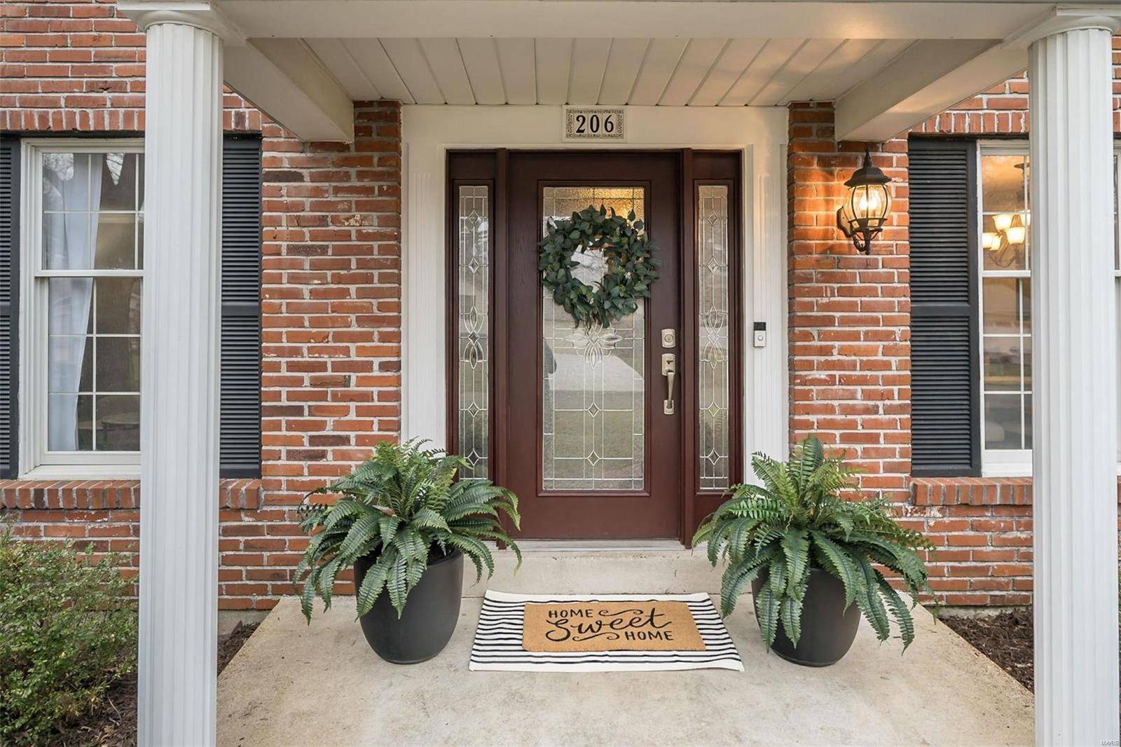 Ballwin, MO 63011,206 Country Creek CT