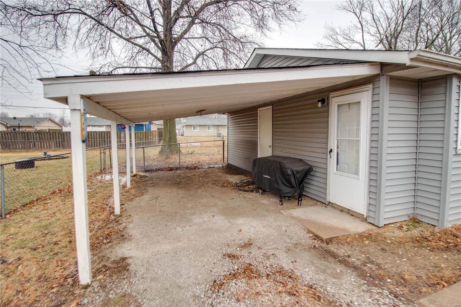 Bethalto, IL 62010,631 Hillside DR