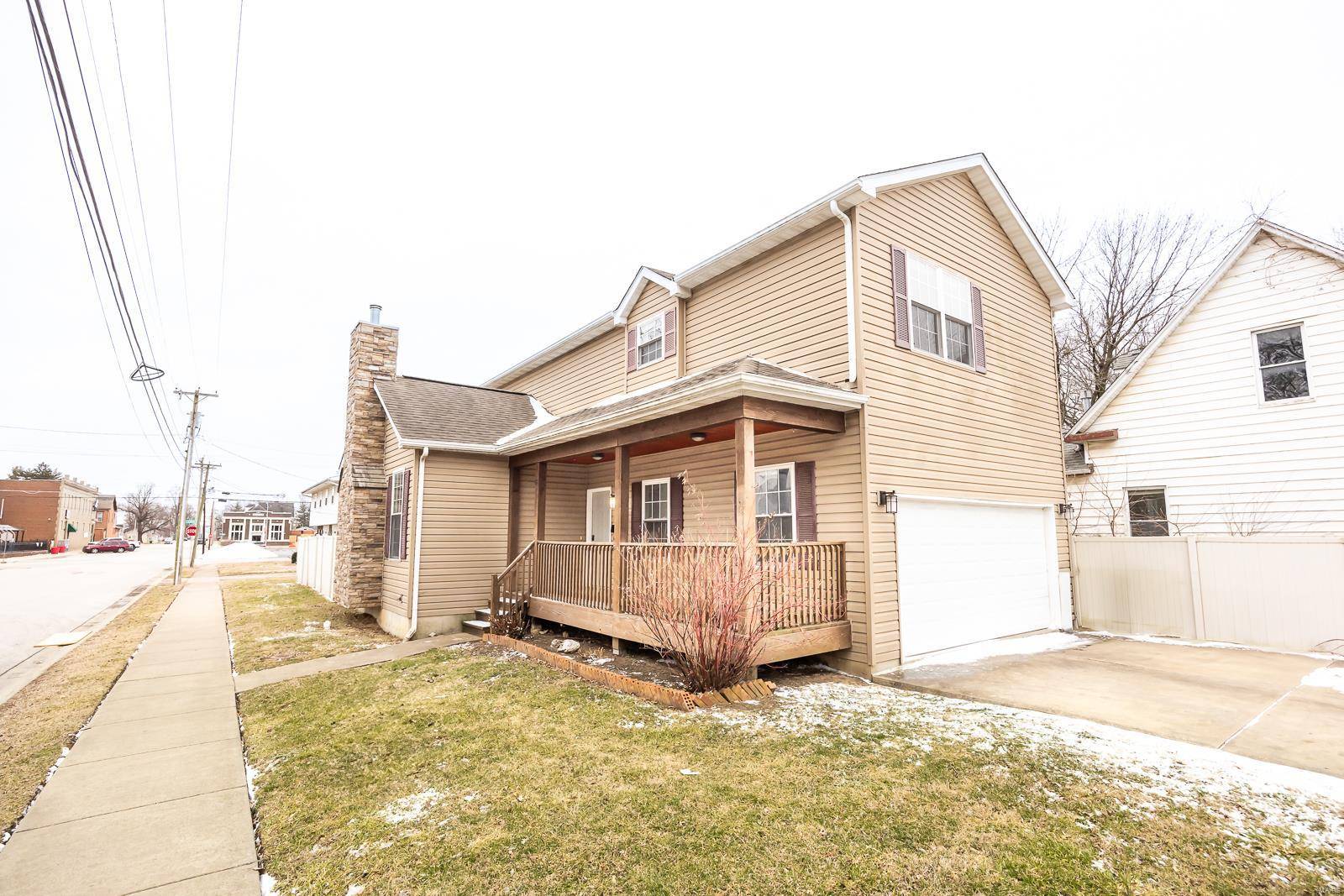 Mascoutah, IL 62258,109 N Market ST