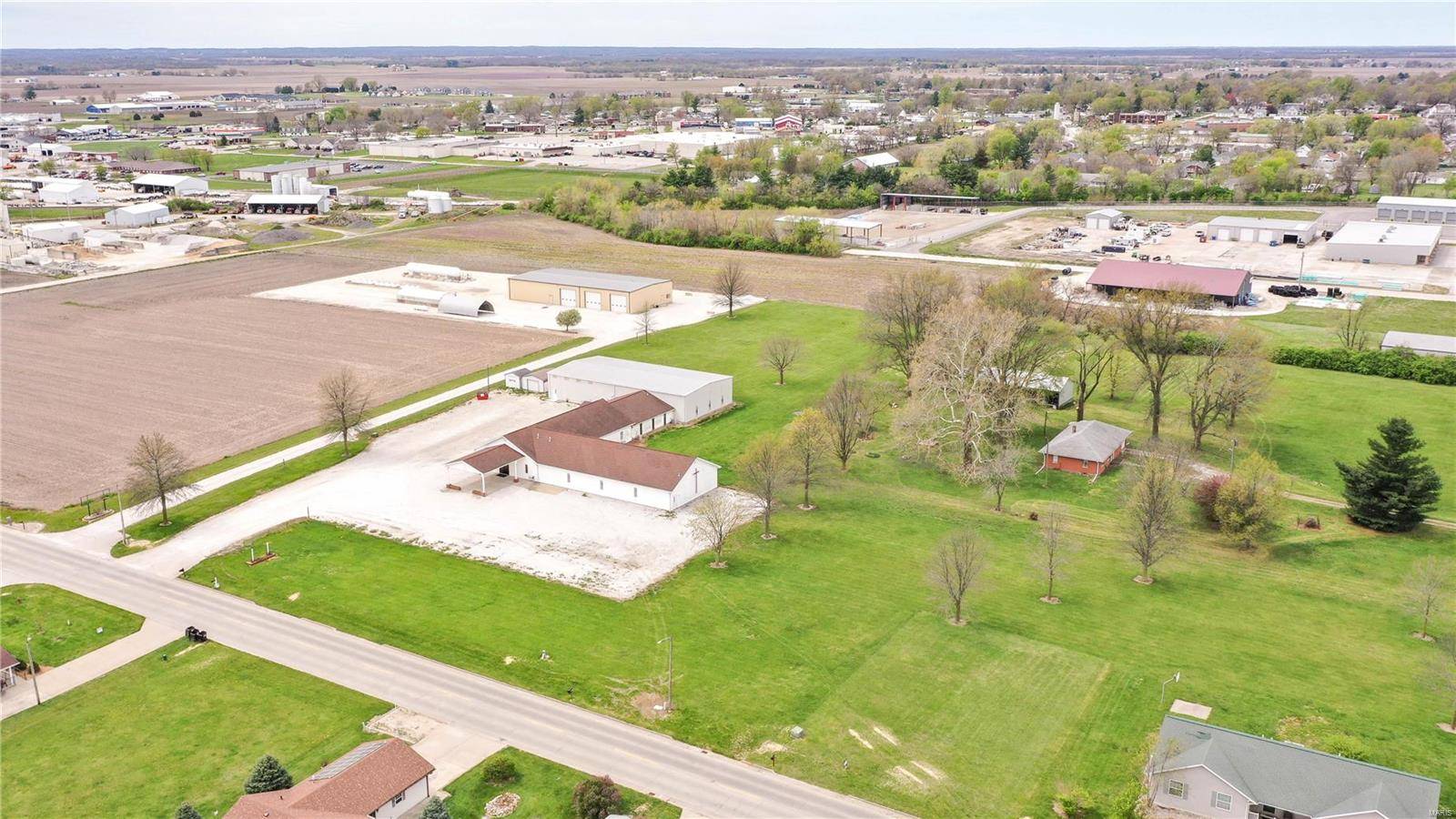 Jerseyville, IL 62052,512 S June ST