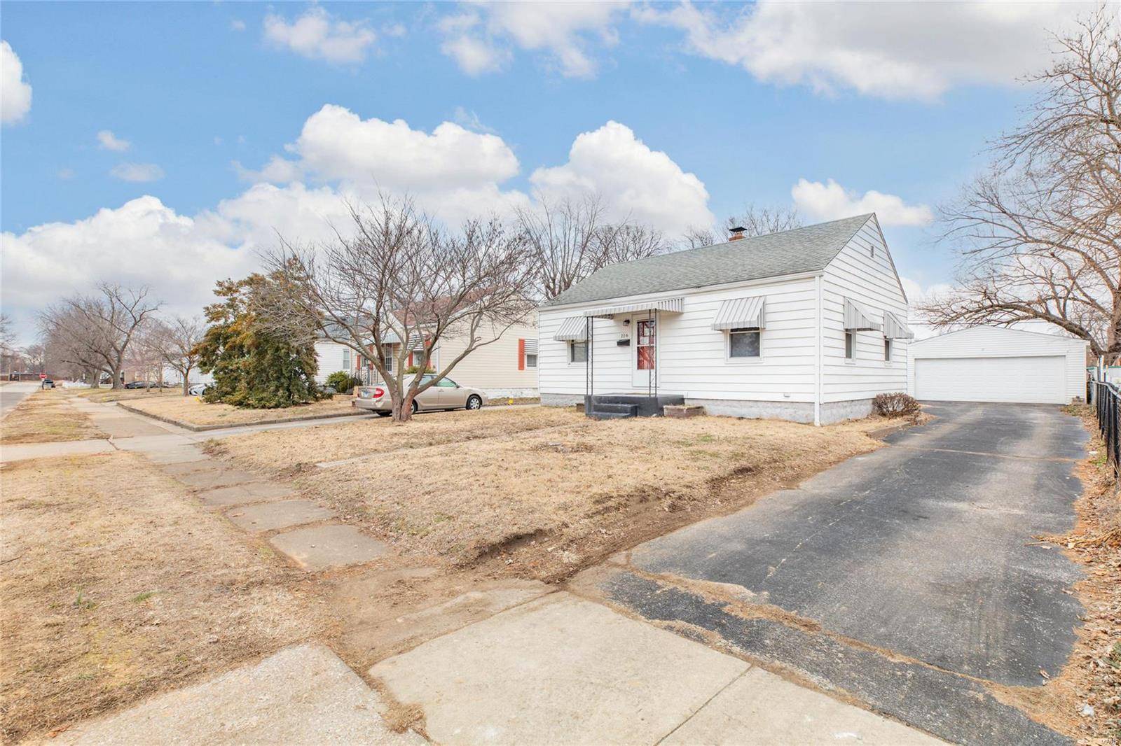 East Alton, IL 62024,116 Haller AVE