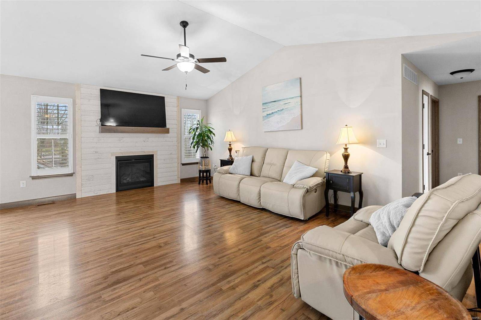 St Jacob, IL 62281,508 W 5th ST