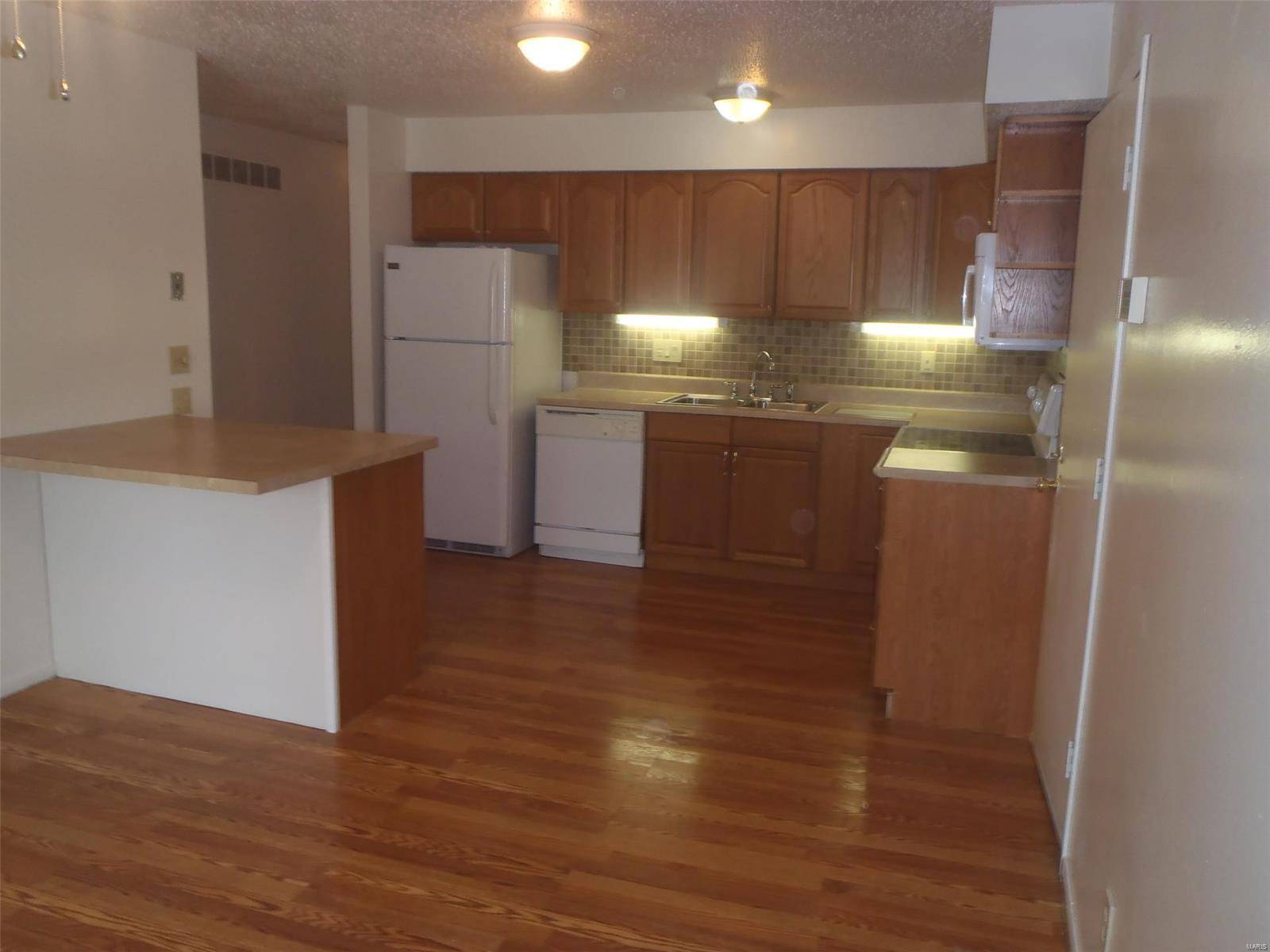 Maryland Heights, MO 63043,11971 Meadow Grove CT