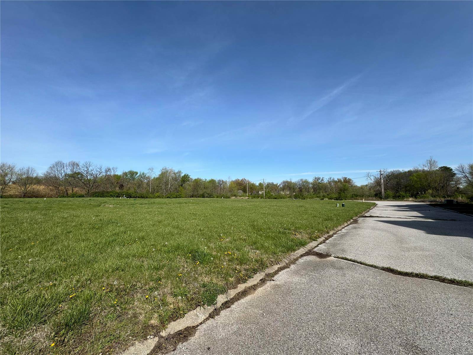 Florissant, MO 63033,1415 Carla DR