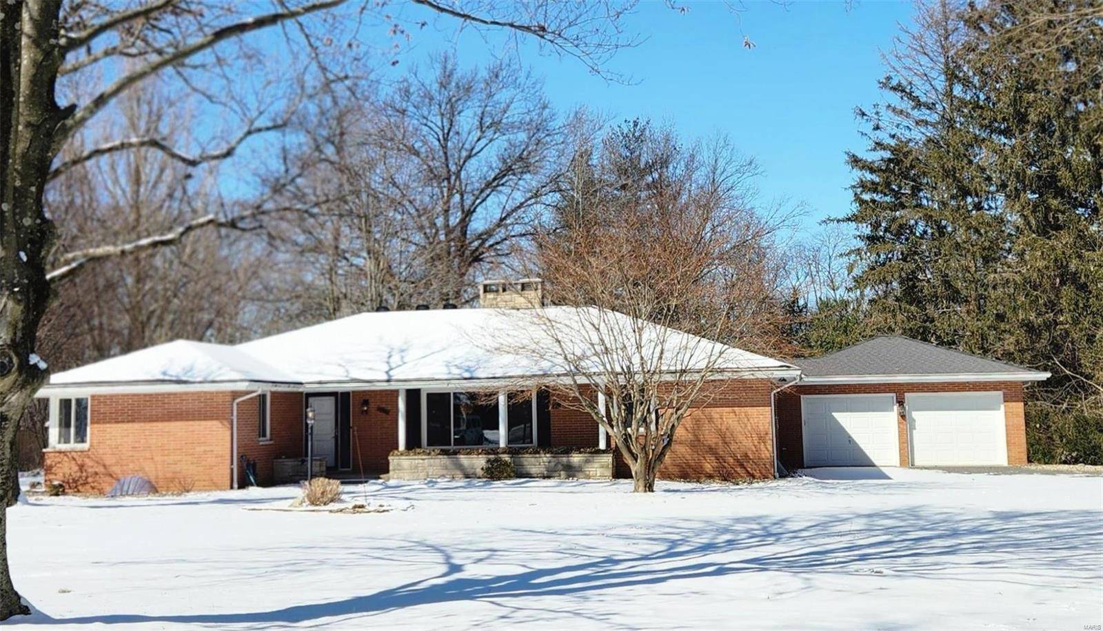 Highland, IL 62249,4303 State Rt 160