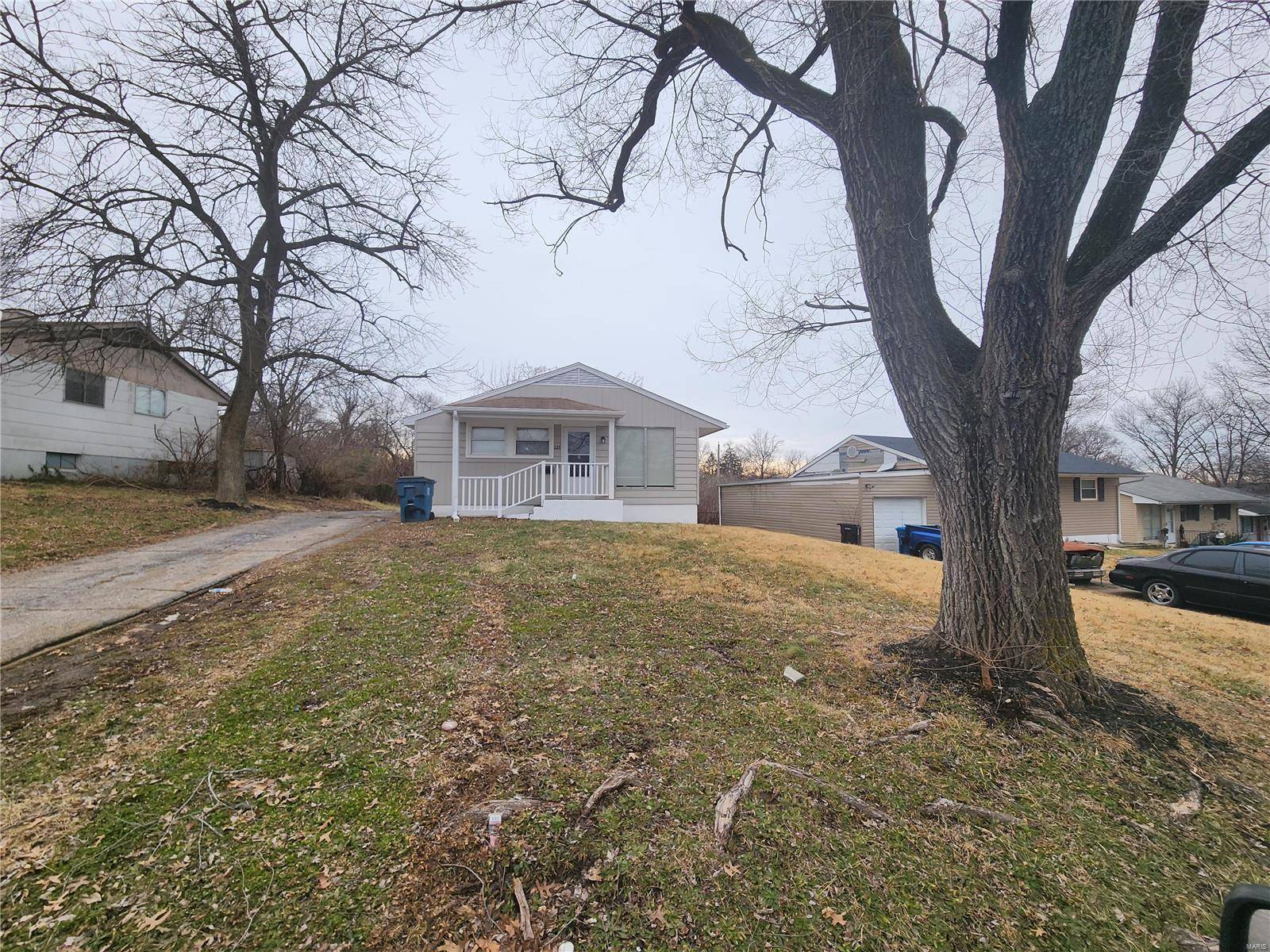 St Louis, MO 63137,228 Dundee CIR