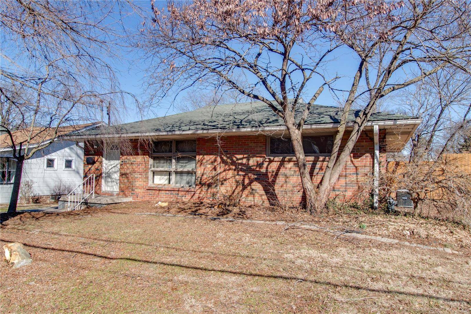 Alton, IL 62002,1006 Danforth ST