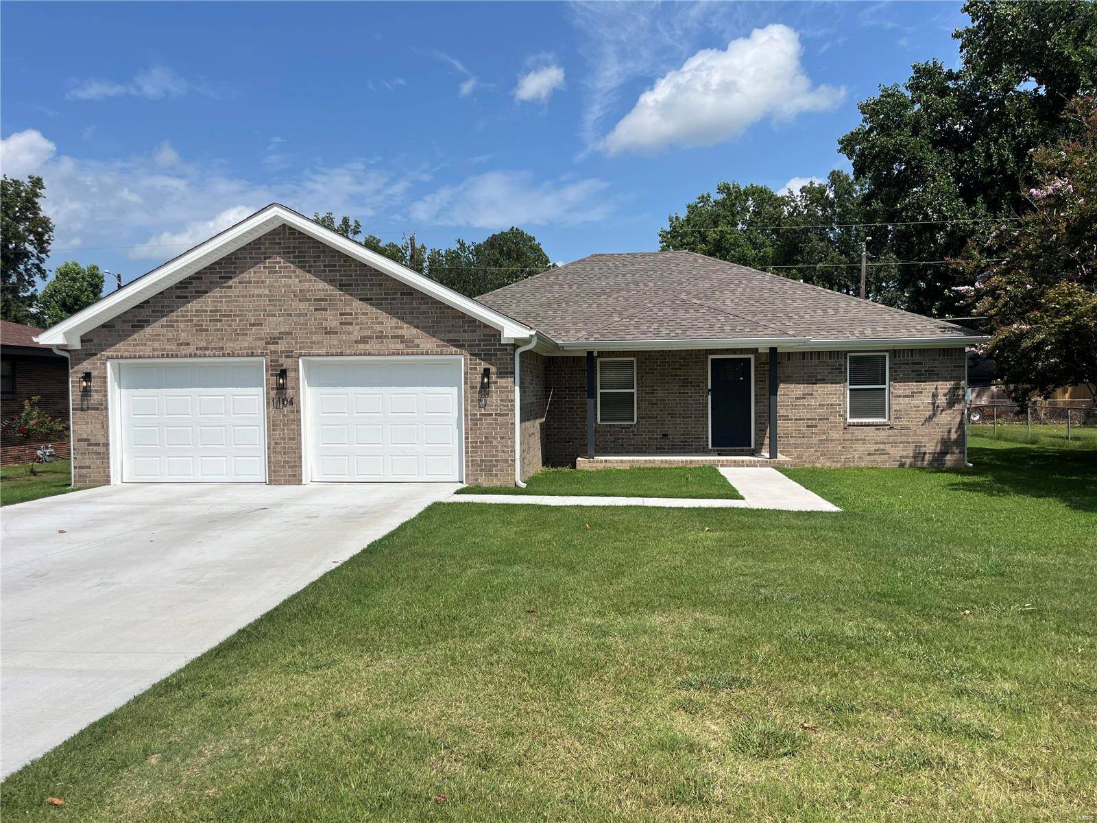 Kennett, MO 63857,1104 Sarah DR