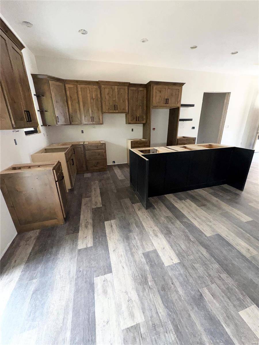 Rolla, MO 65401,615 Scottsvale DR
