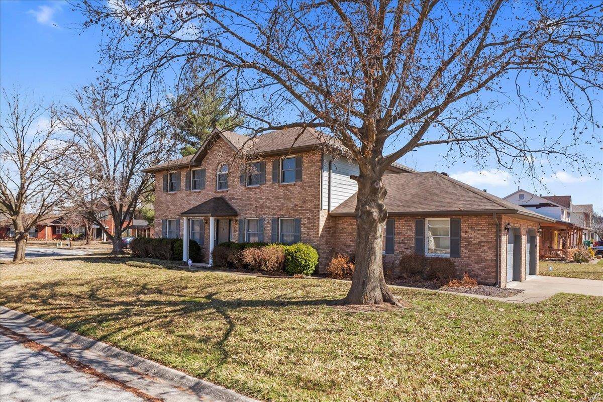 Belleville, IL 62221,200 Fieldstone CT