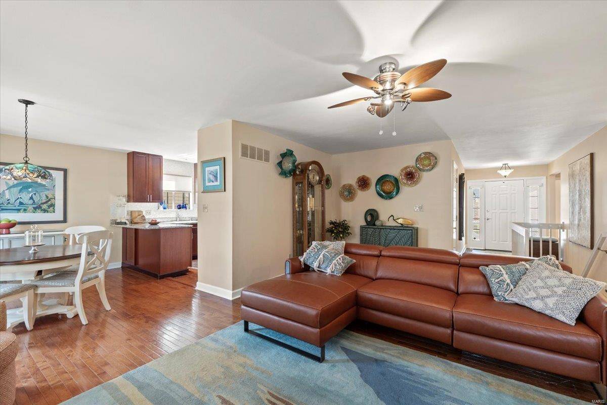 Wildwood, MO 63040,402 Hunters Wood CT