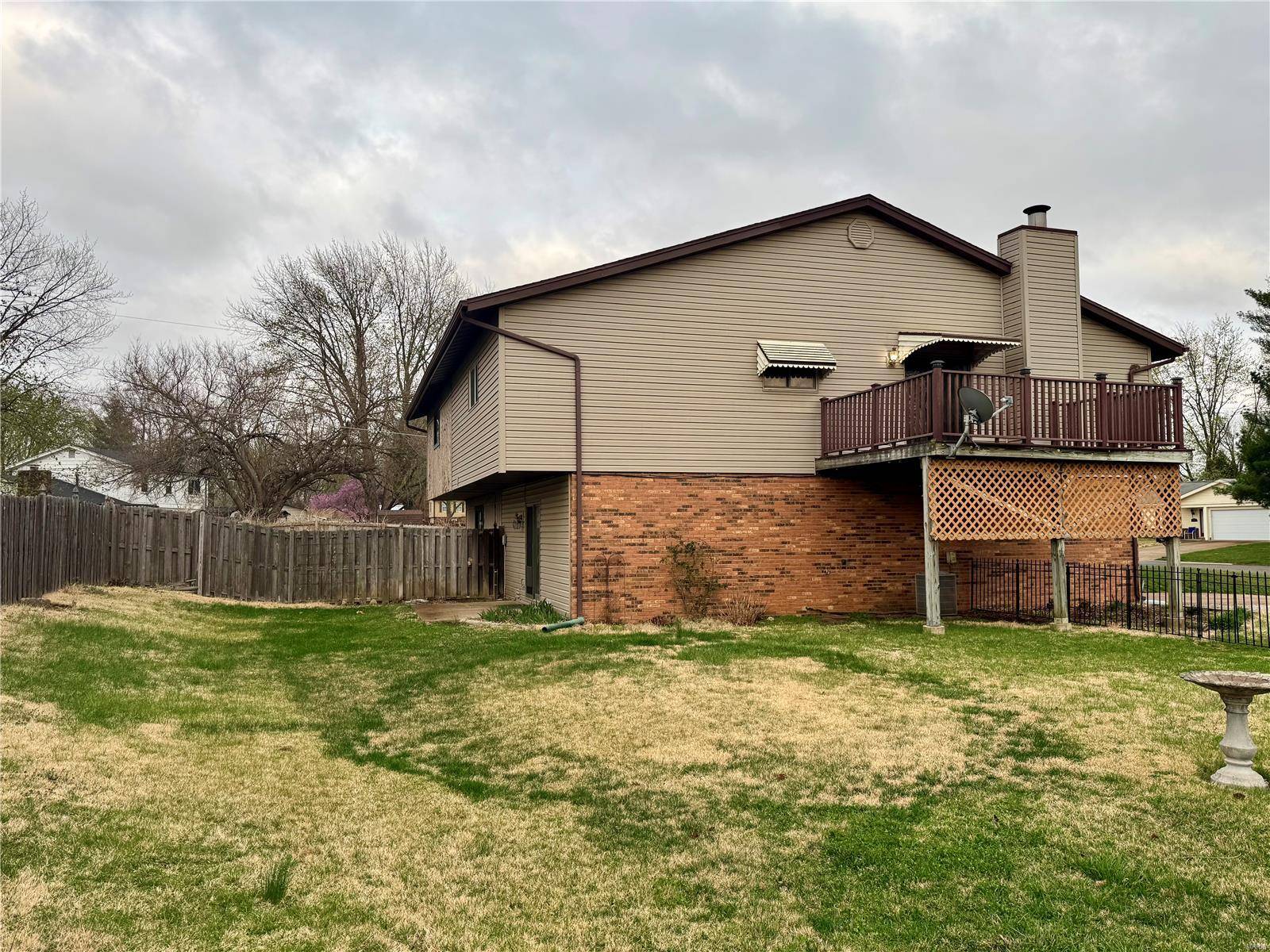 Belleville, IL 62221,737 Vicksburg DR