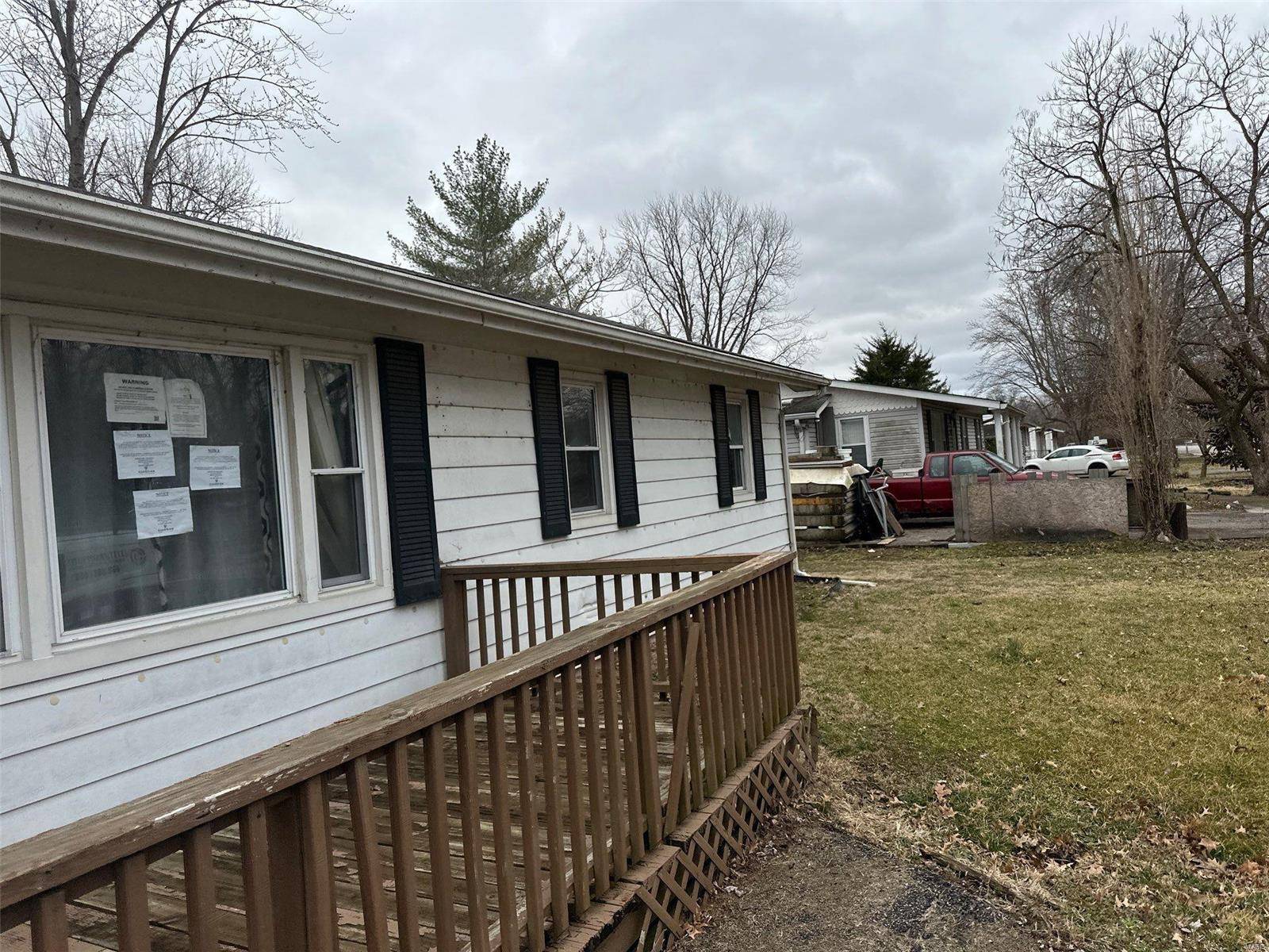 New Athens, IL 62264,16 Sandridge DR