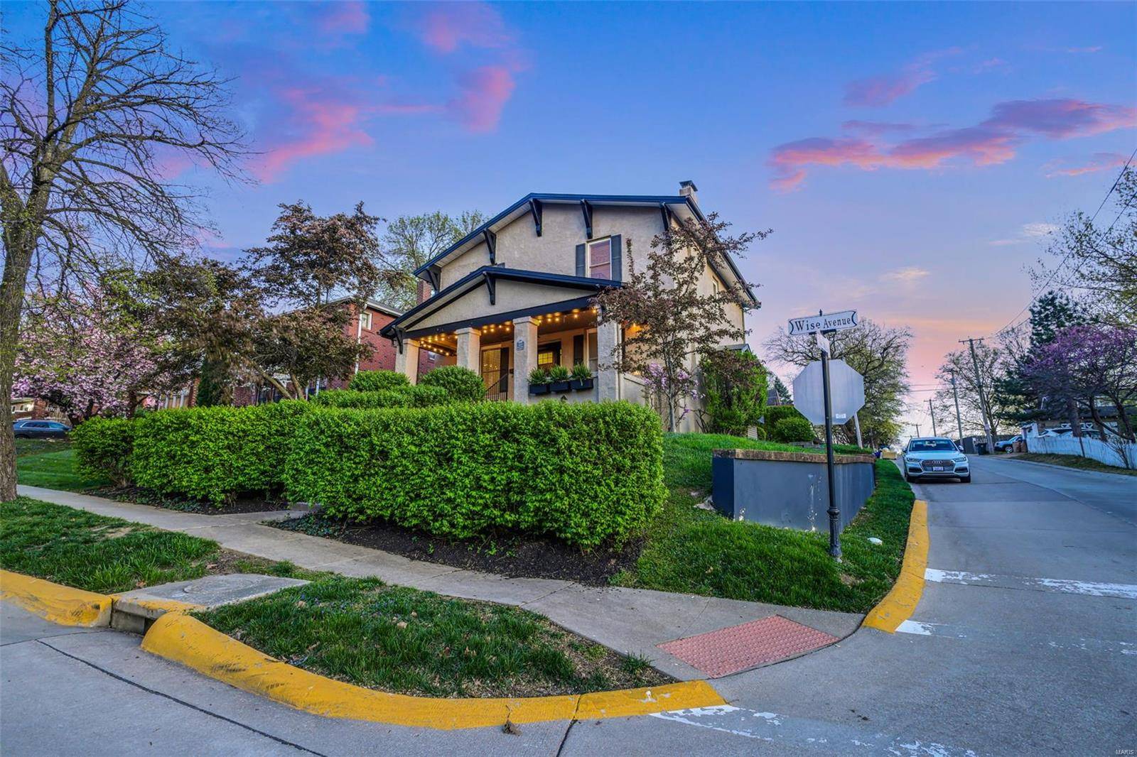 St Louis, MO 63117,7432 Wise AVE