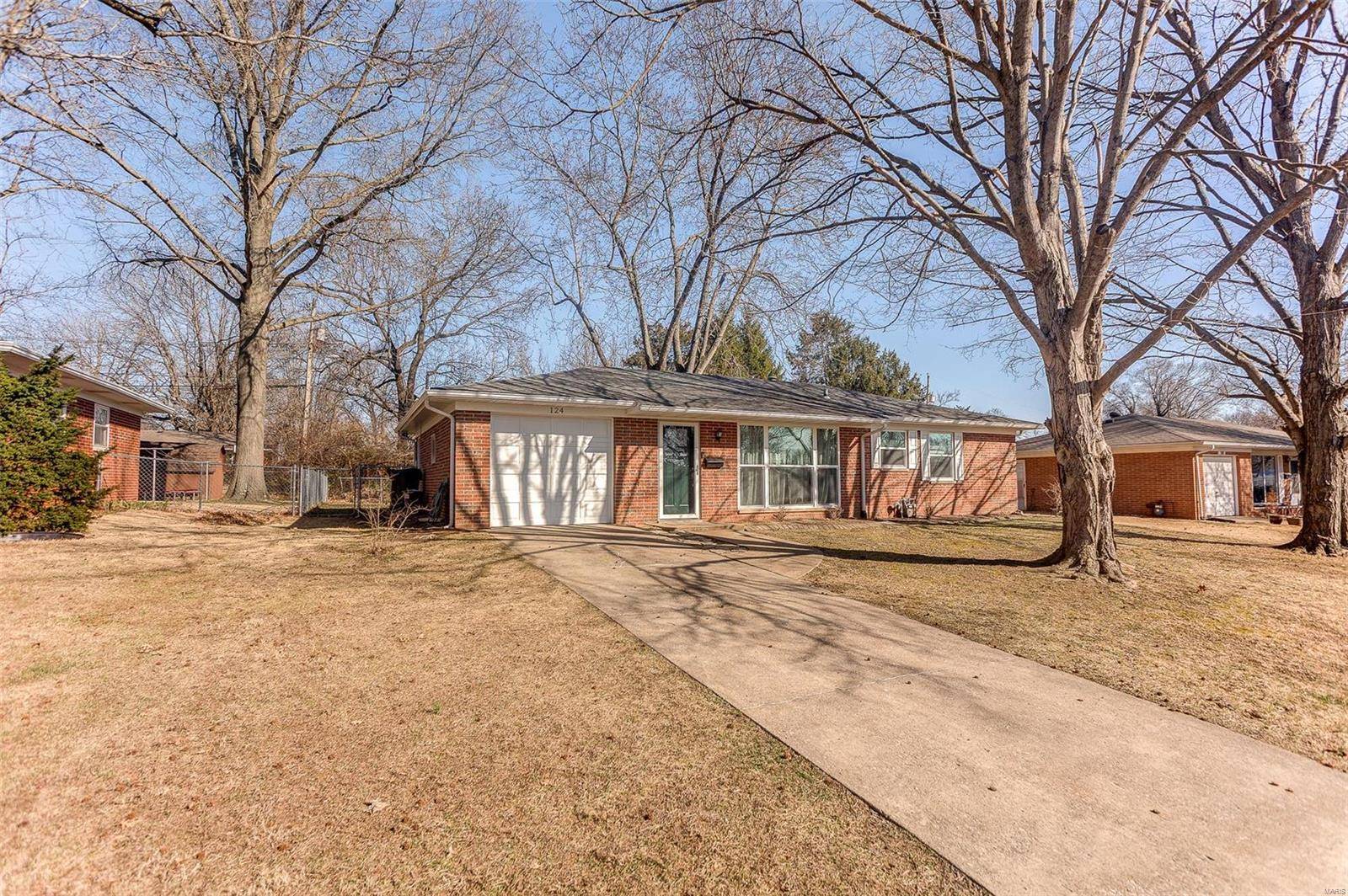 Belleville, IL 62223,124 Chevy Chase DR