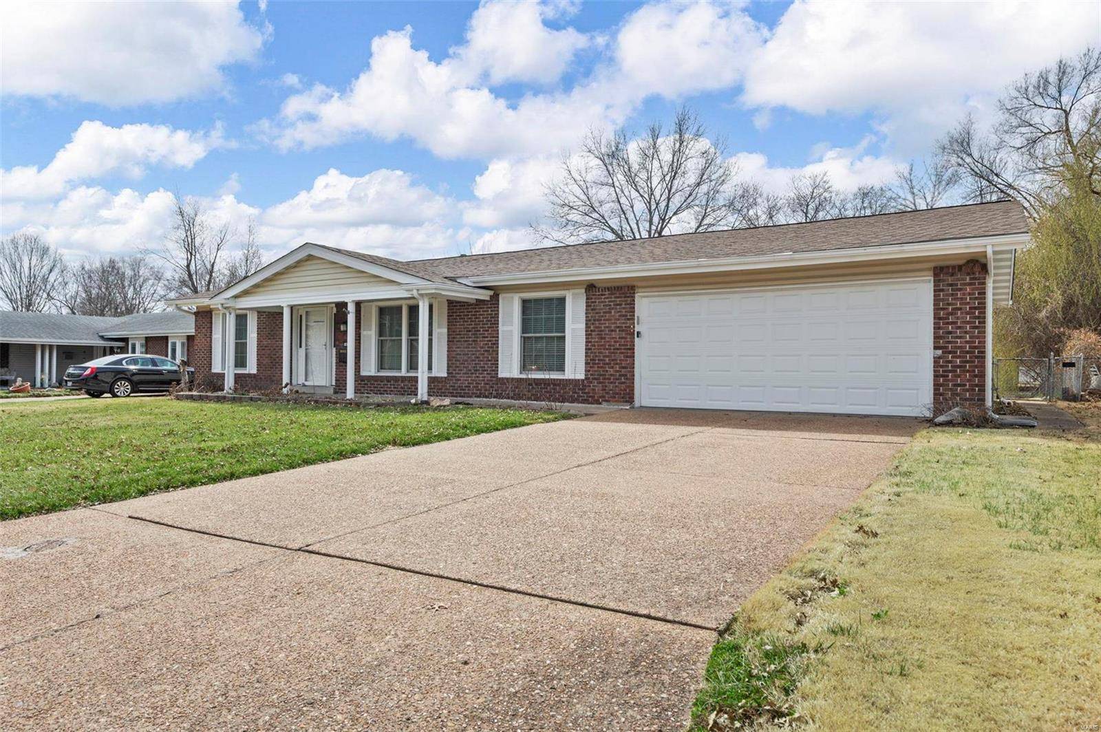 Hazelwood, MO 63042,636 Coach House DR