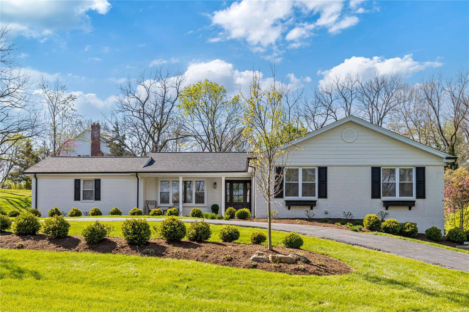 St Louis, MO 63131,502 Briar Ridge LN