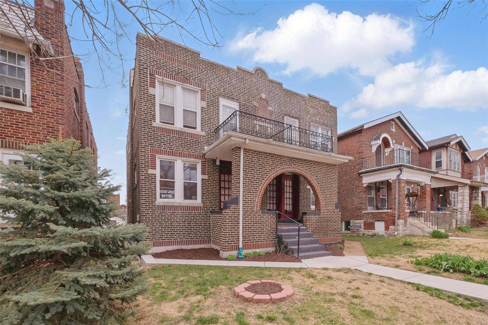 St Louis, MO 63109,5044 Lindenwood AVE
