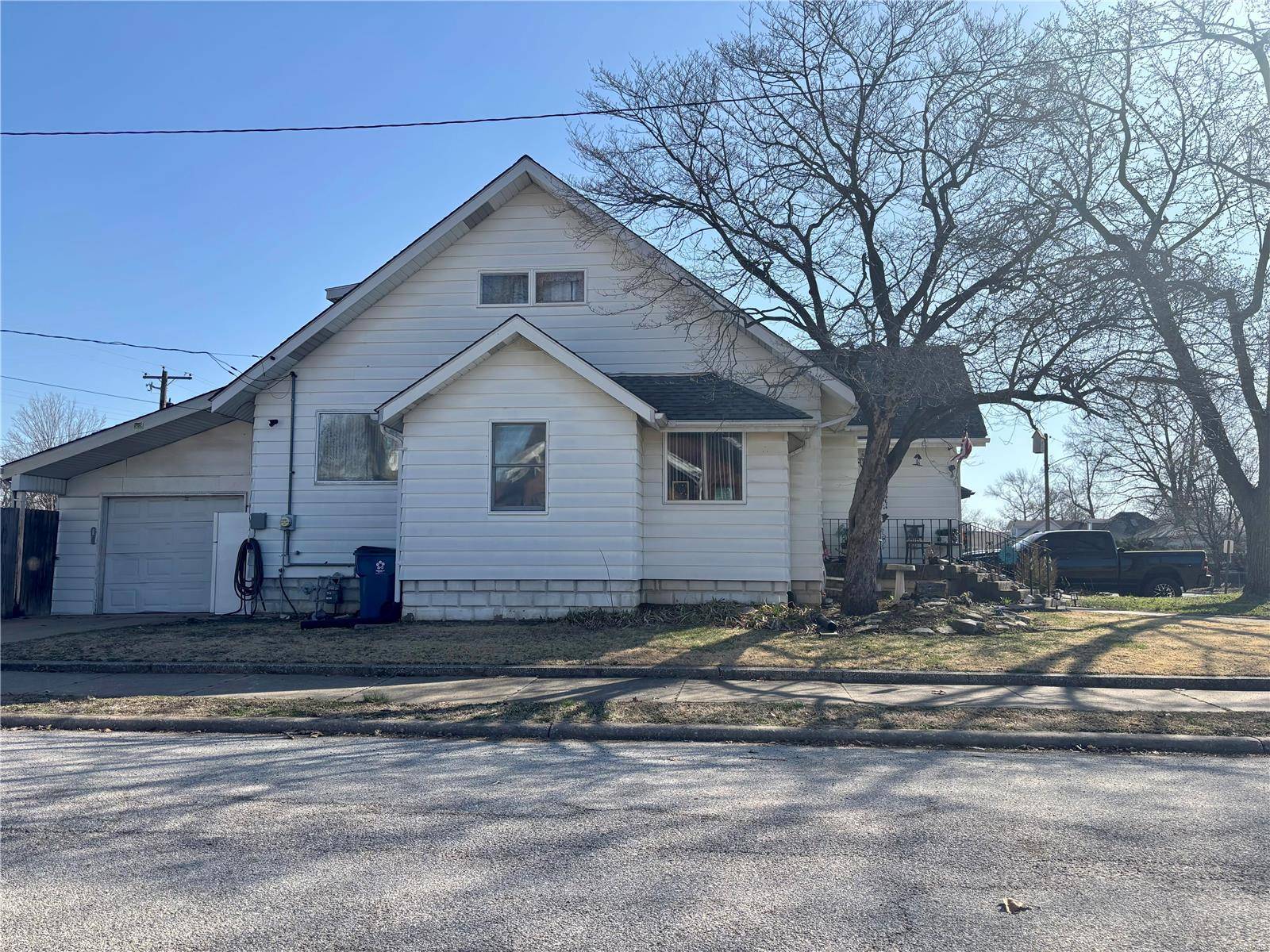 Wood River, IL 62095,801 E Ferguson AVE