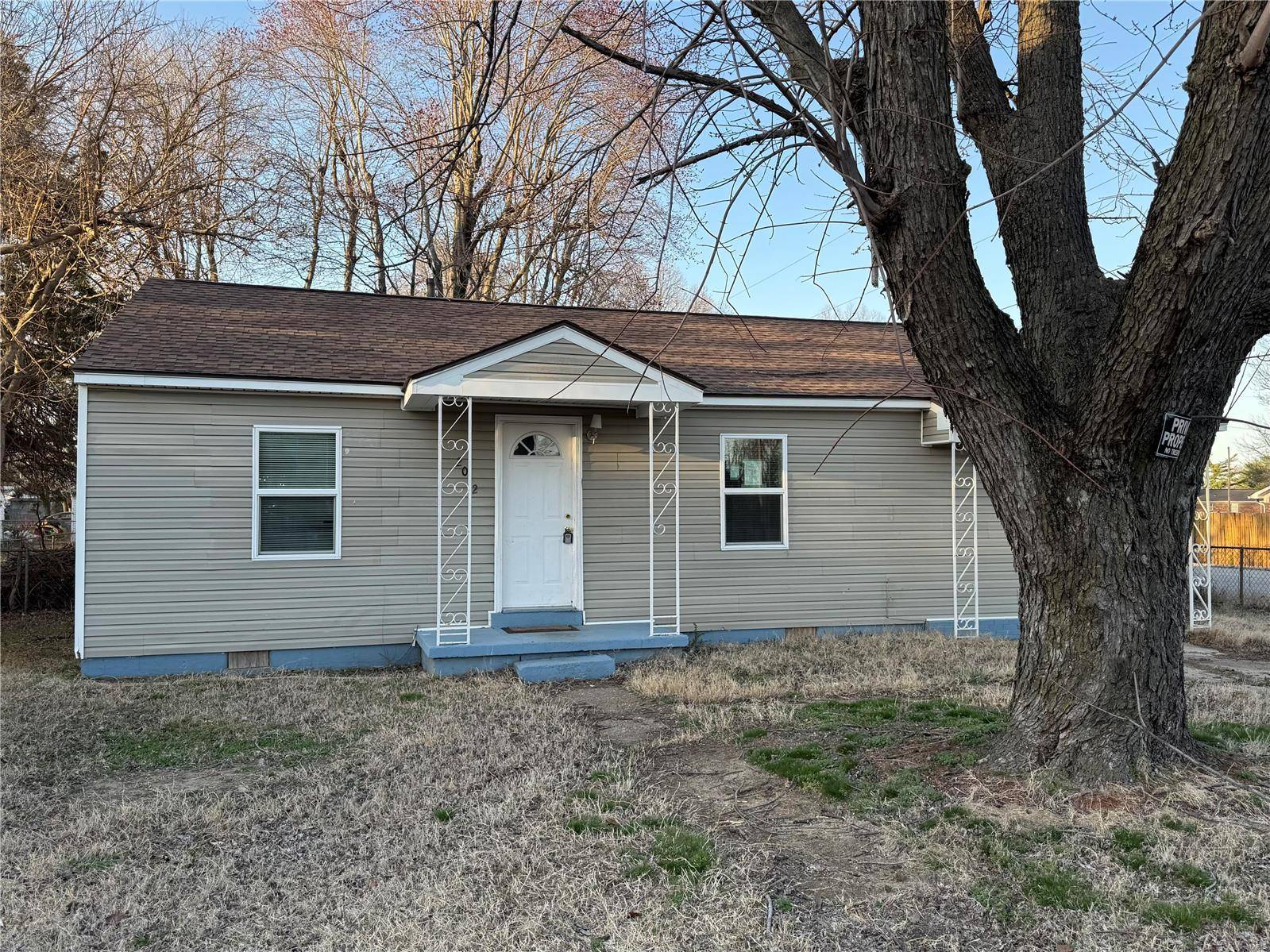 Kennett, MO 63857,2012 Bradley