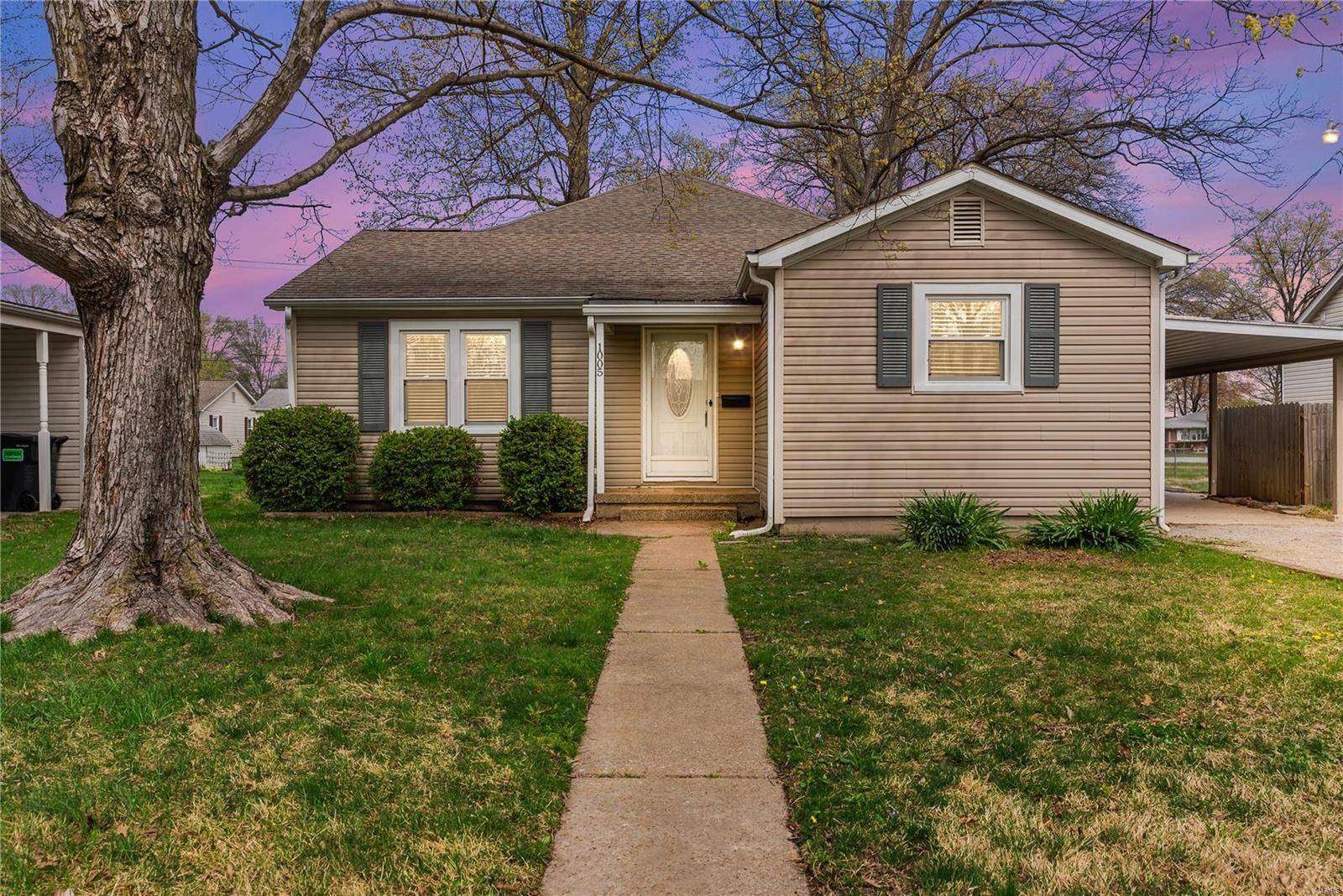 Mascoutah, IL 62258,1005 W Poplar ST