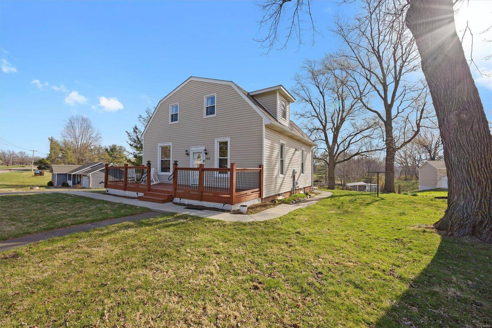 Glen Carbon, IL 62034,123 N Main ST