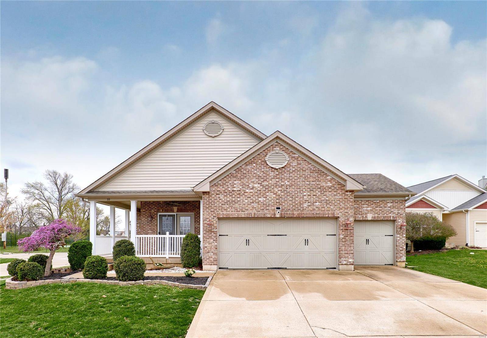 Lake St Louis, MO 63367,10 Country Trail CT