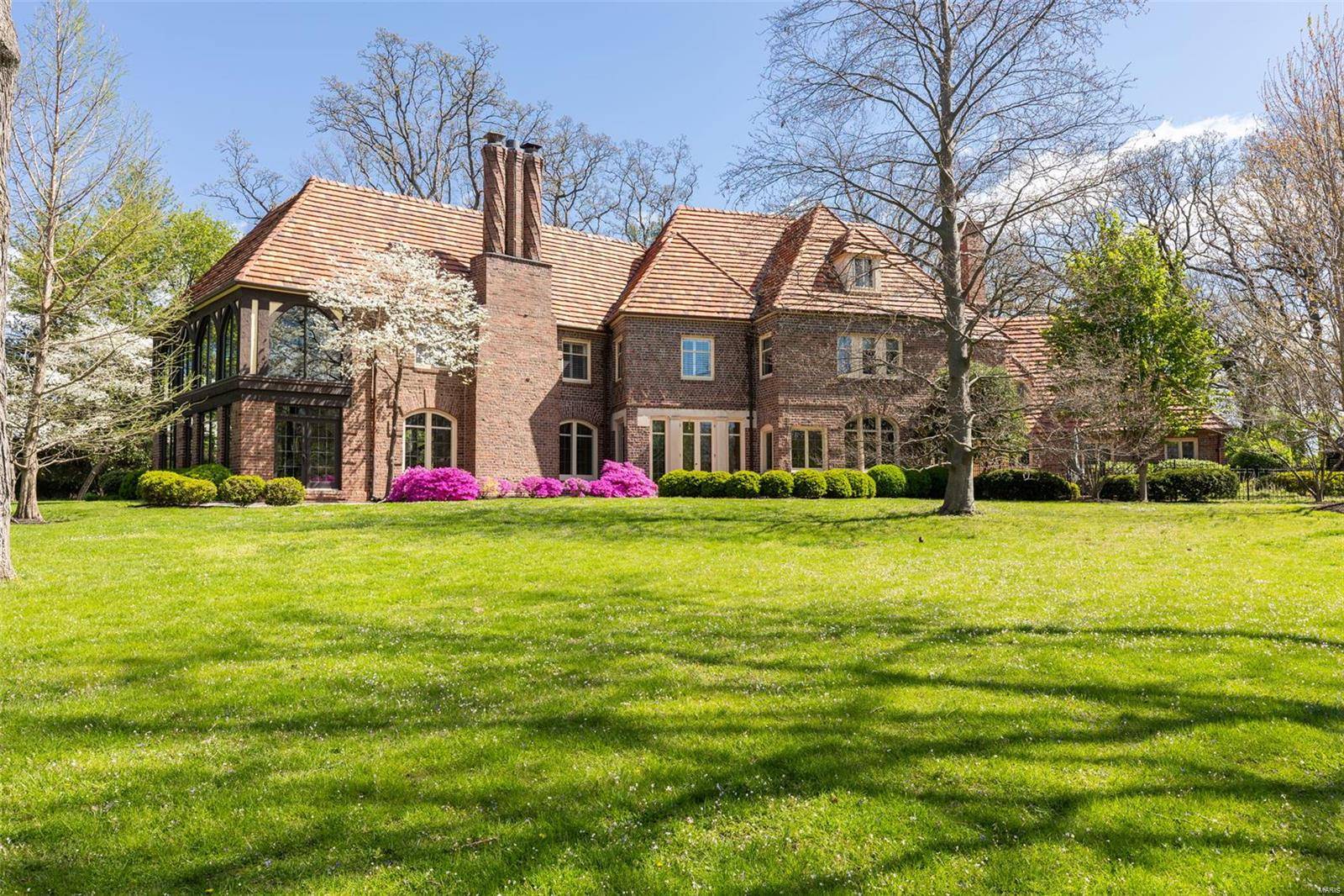 Clayton, MO 63105,8 Carrswold DR