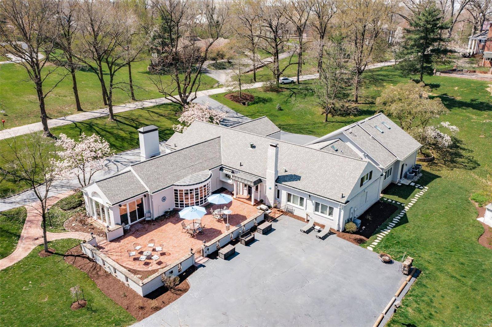 St Louis, MO 63131,7 Terry Hill LN