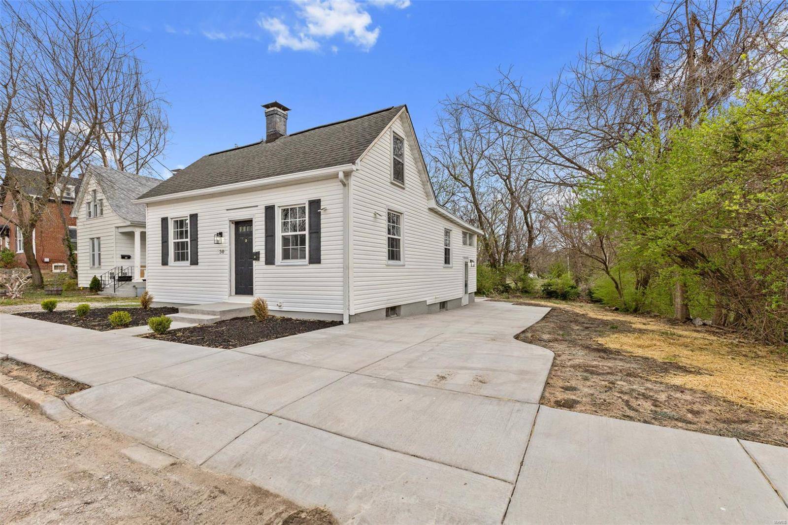 Belleville, IL 62220,30 S 14th ST
