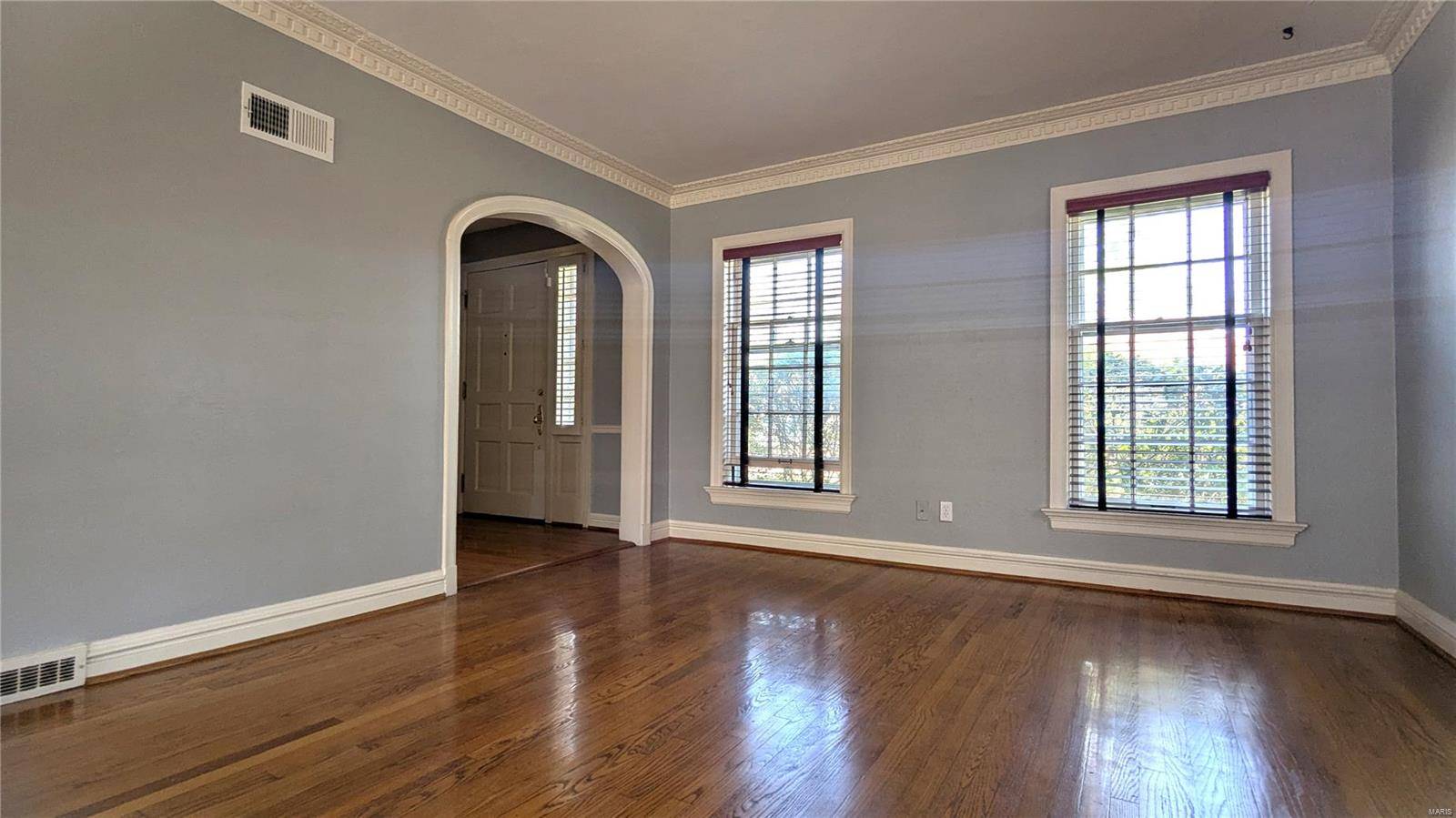 Olivette, MO 63132,18 Beverly DR