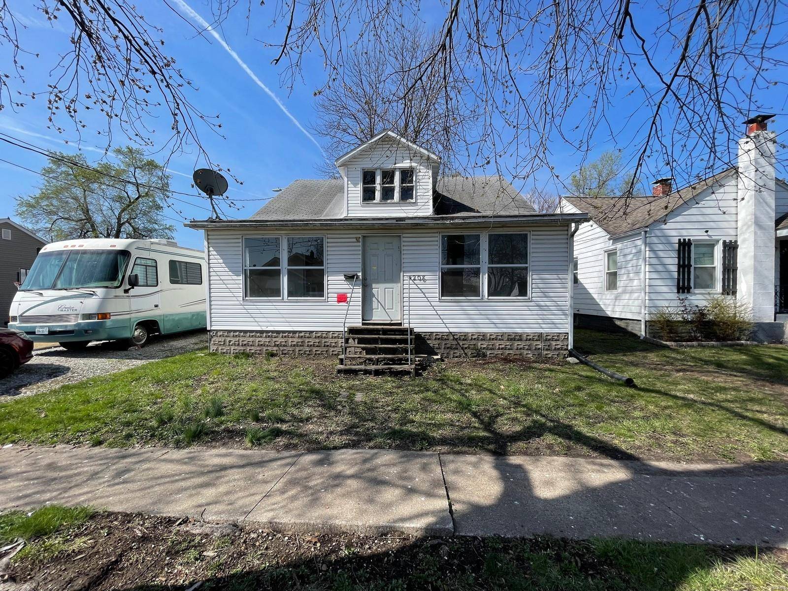 East Alton, IL 62024,208 Goulding ST